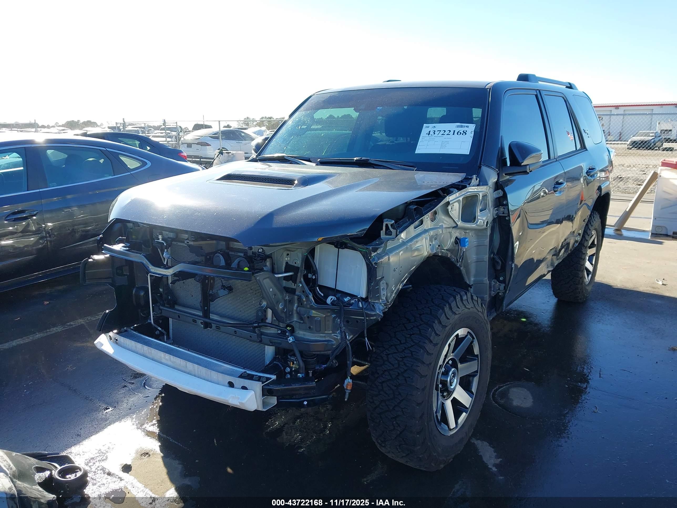 TOYOTA 4RUNNER image 6