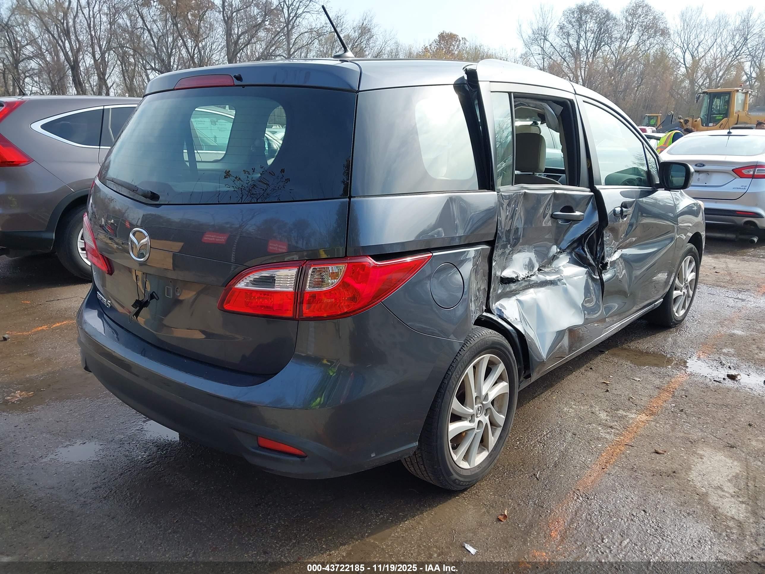 MAZDA MAZDA5 image 4