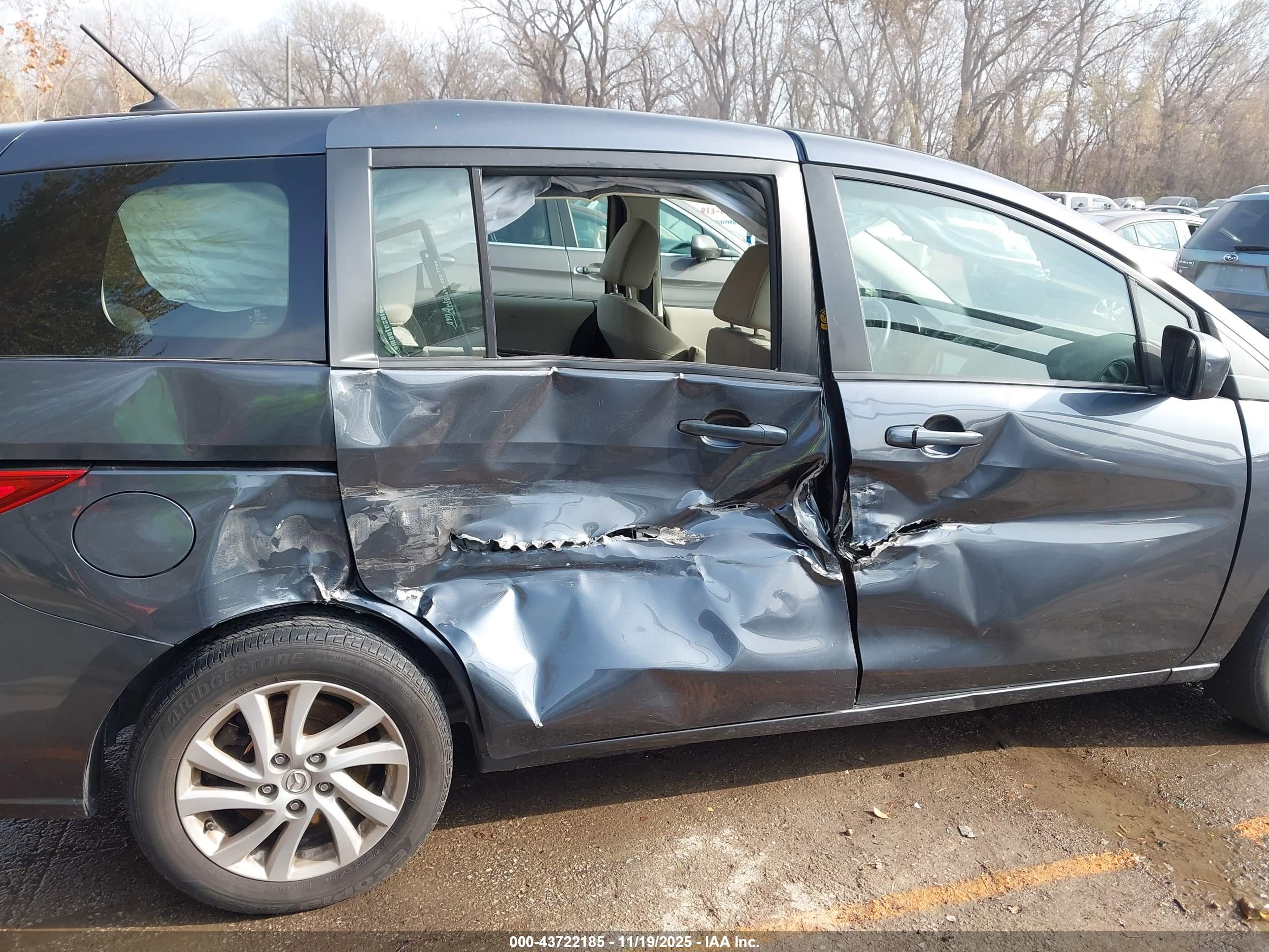 MAZDA MAZDA5 image 6