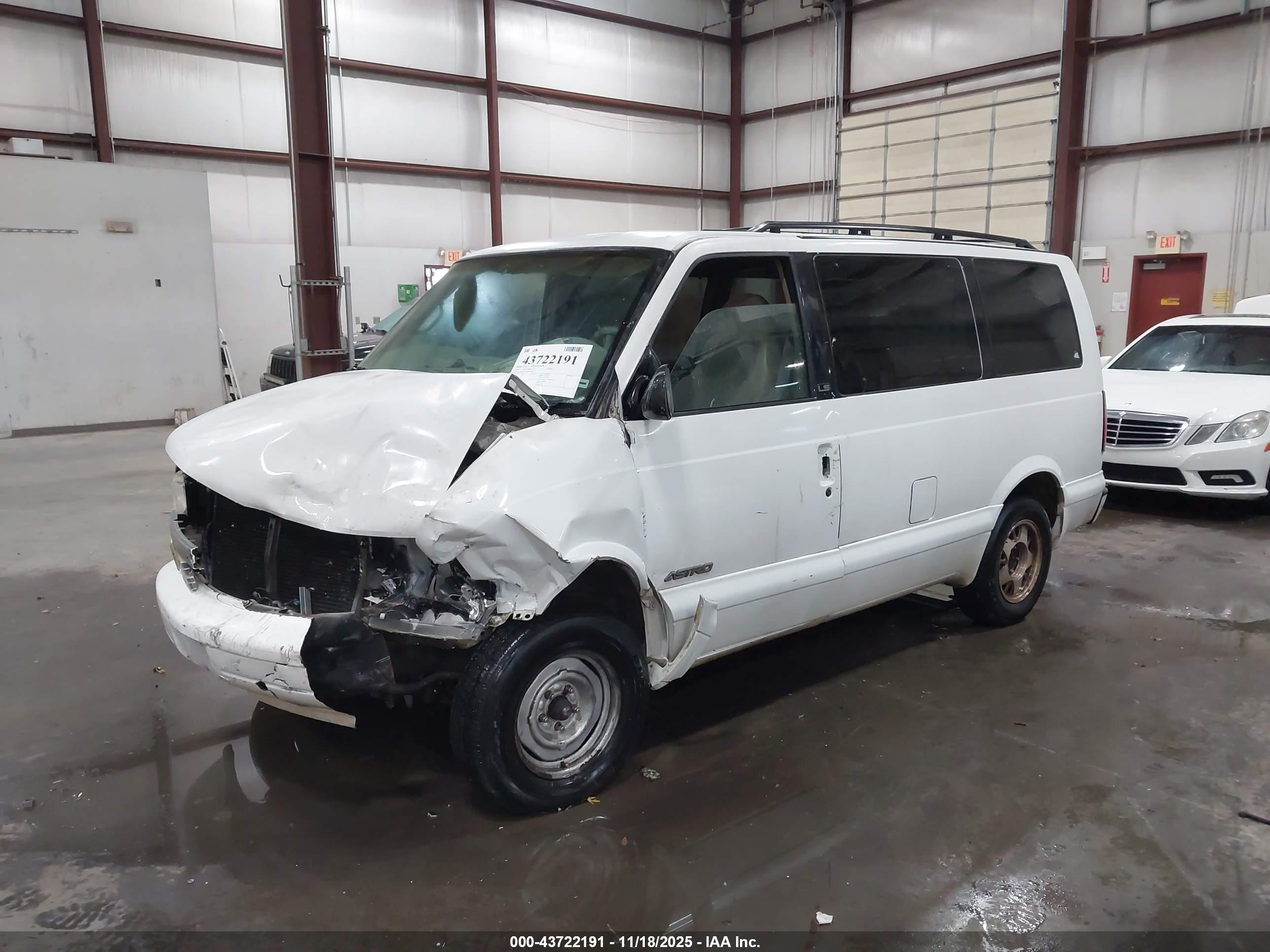 CHEVROLET ASTRO image 2