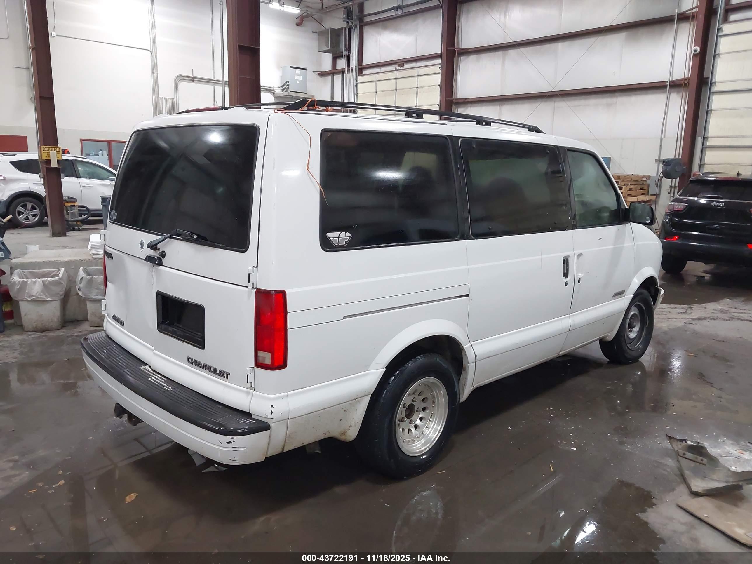 CHEVROLET ASTRO image 4