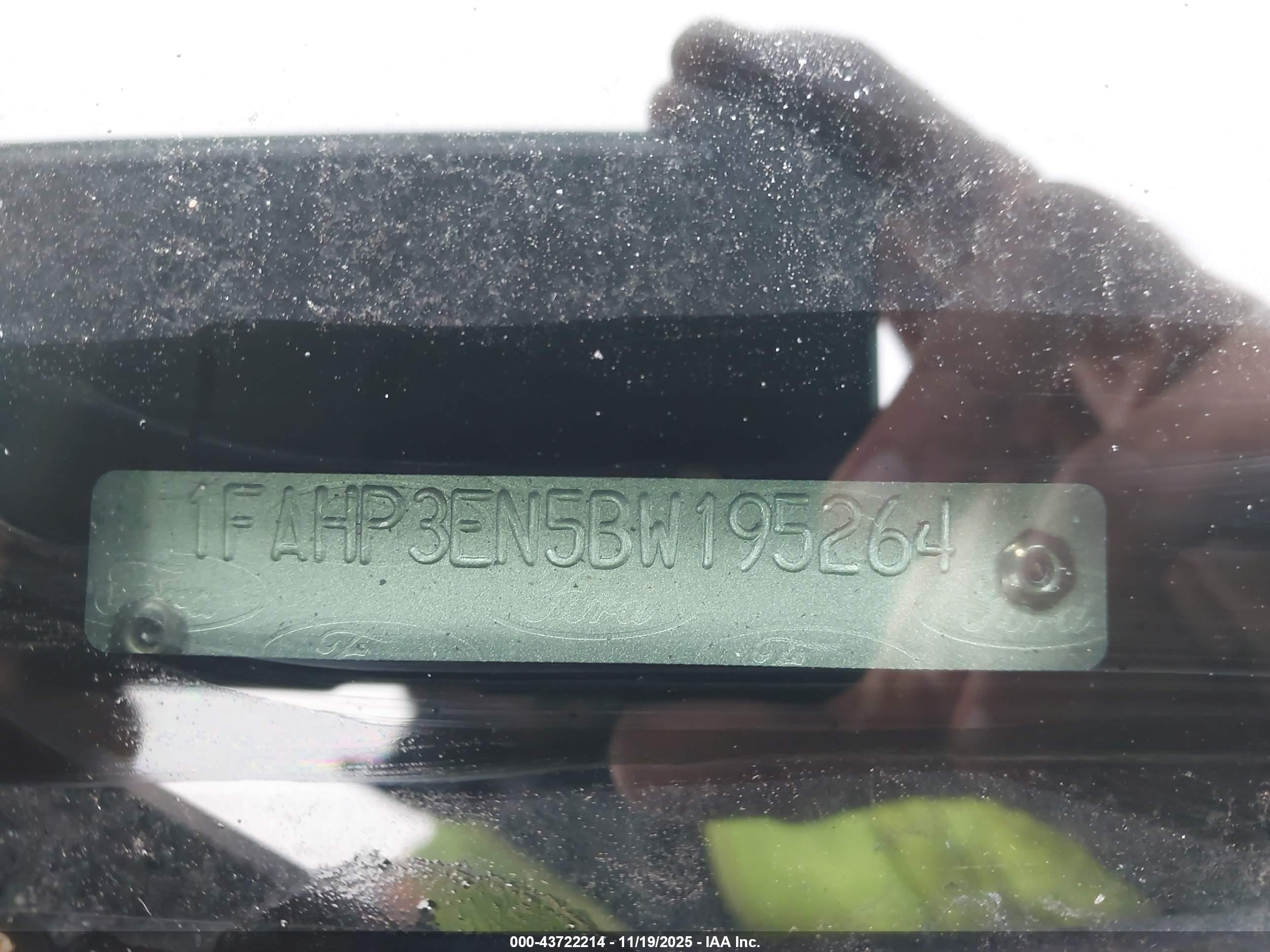 FORD FOCUS image 9
