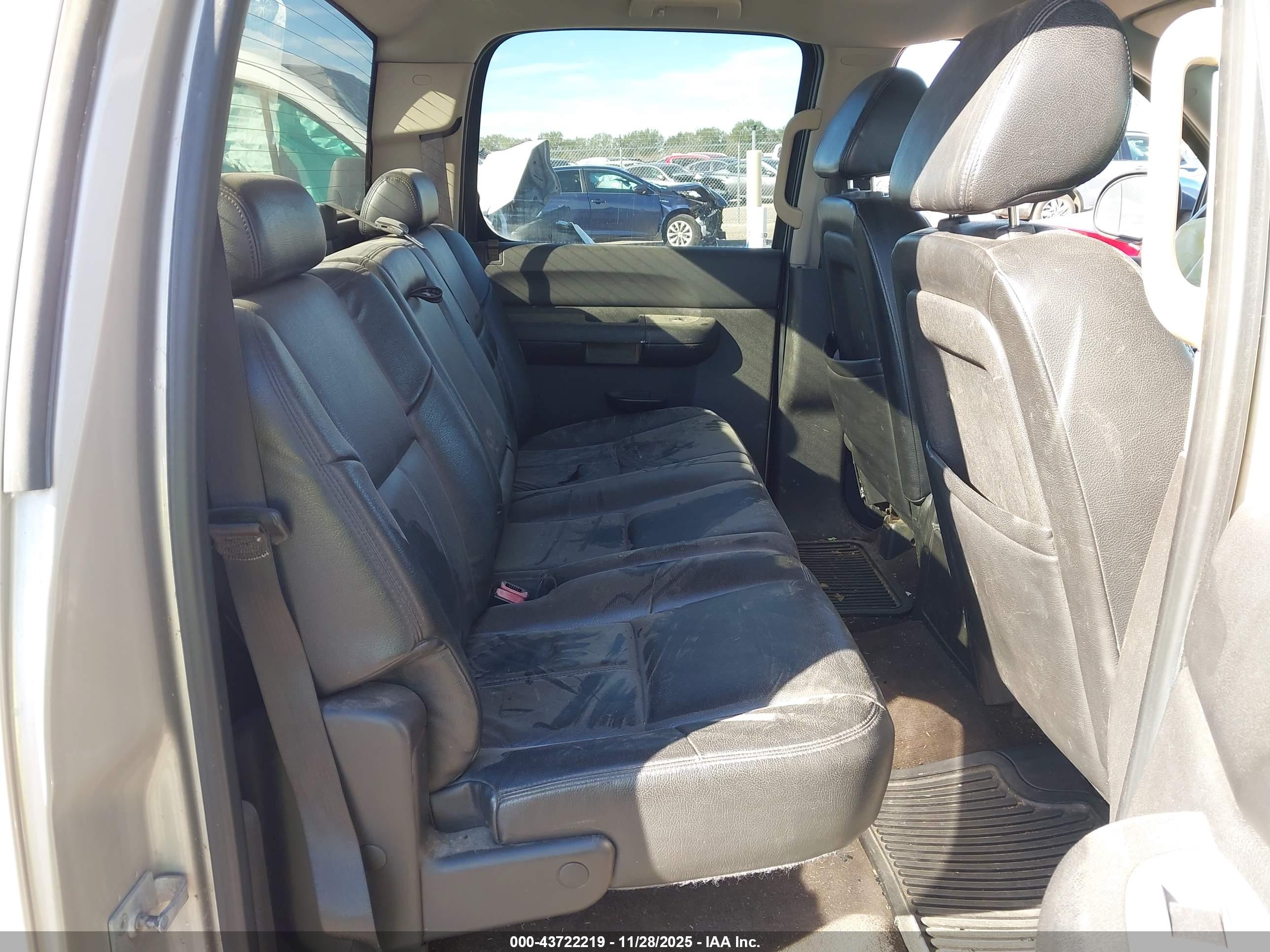 GMC SIERRA image 8