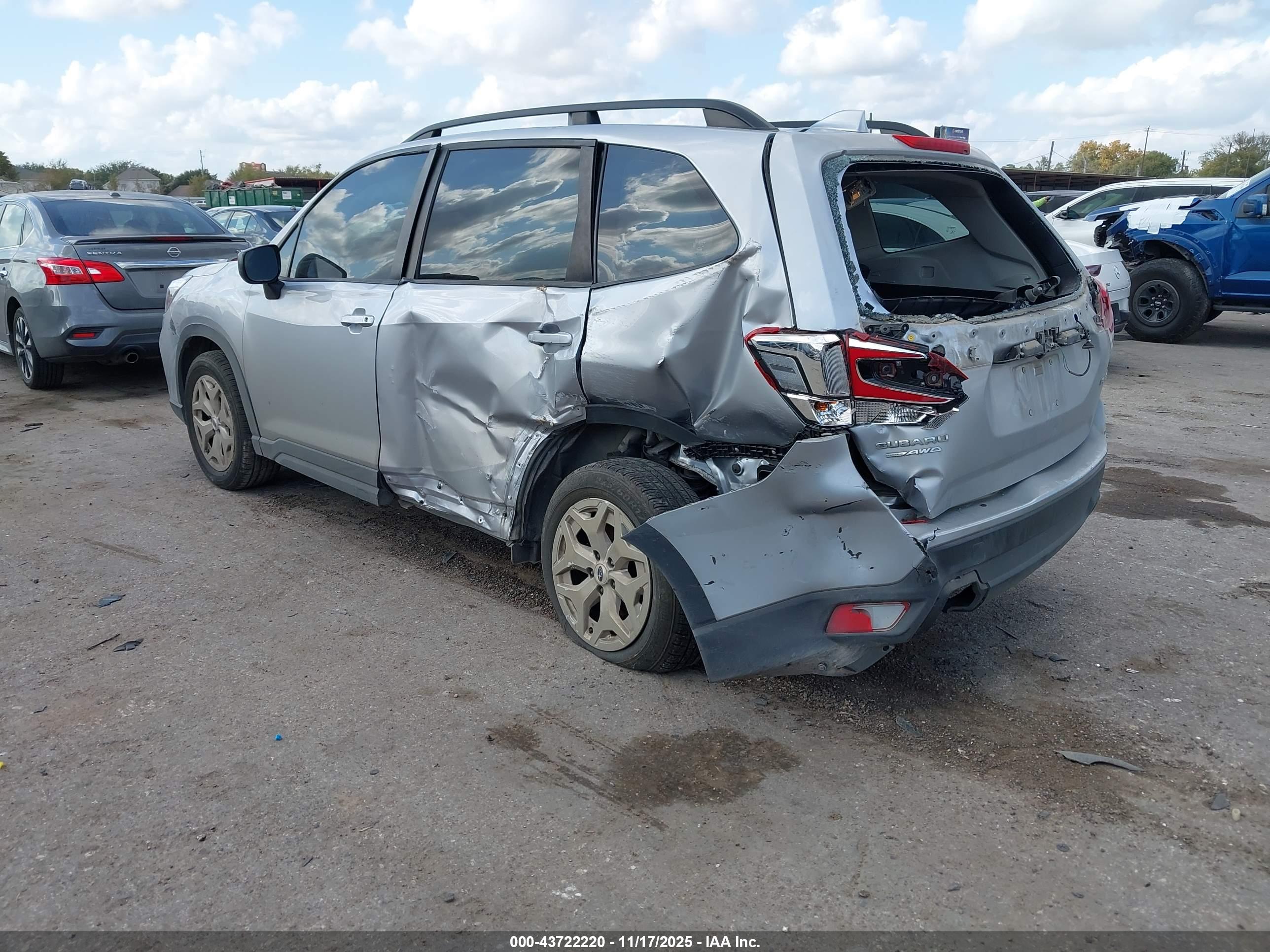 SUBARU FORESTER image 3