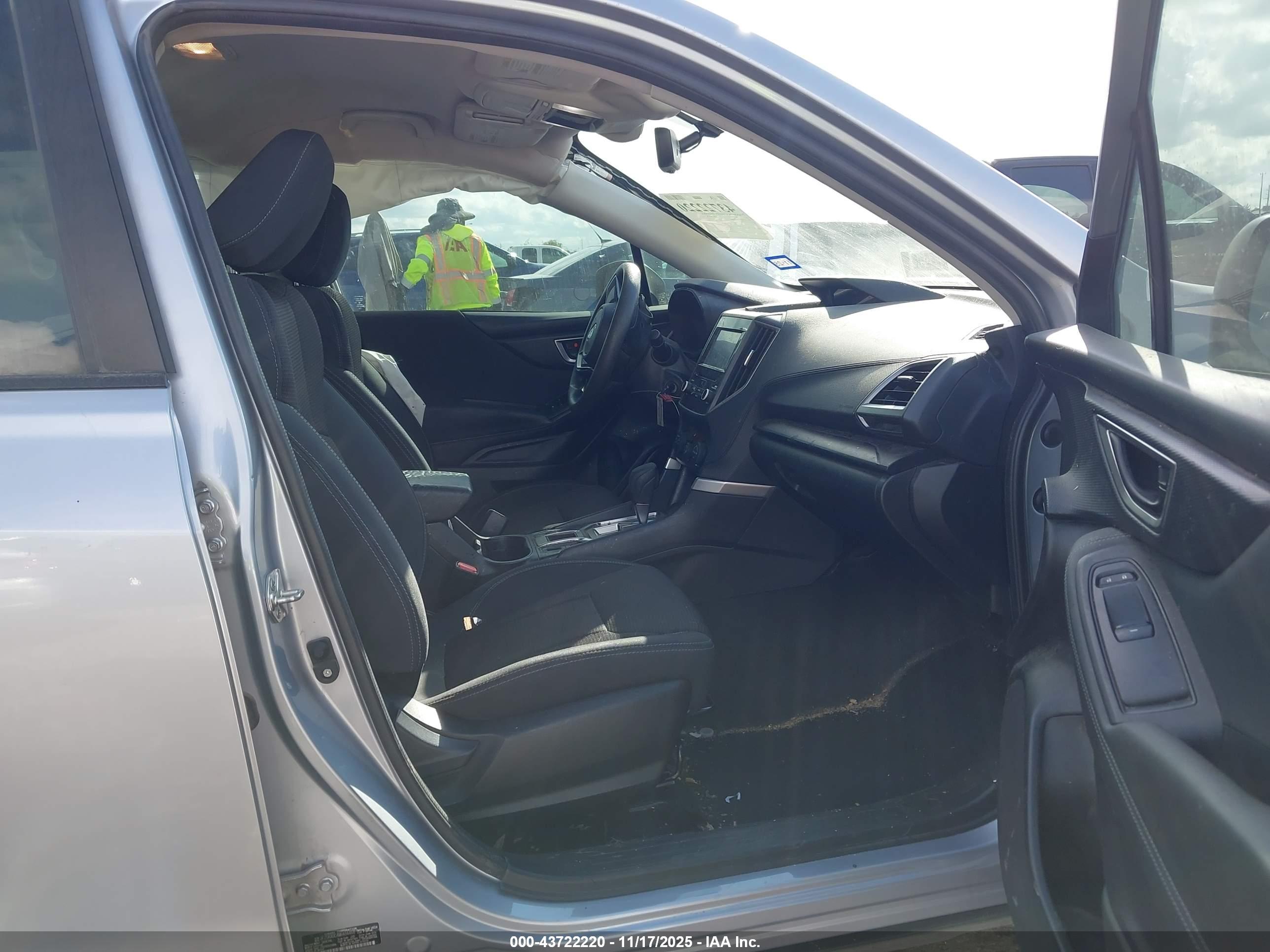 SUBARU FORESTER image 5