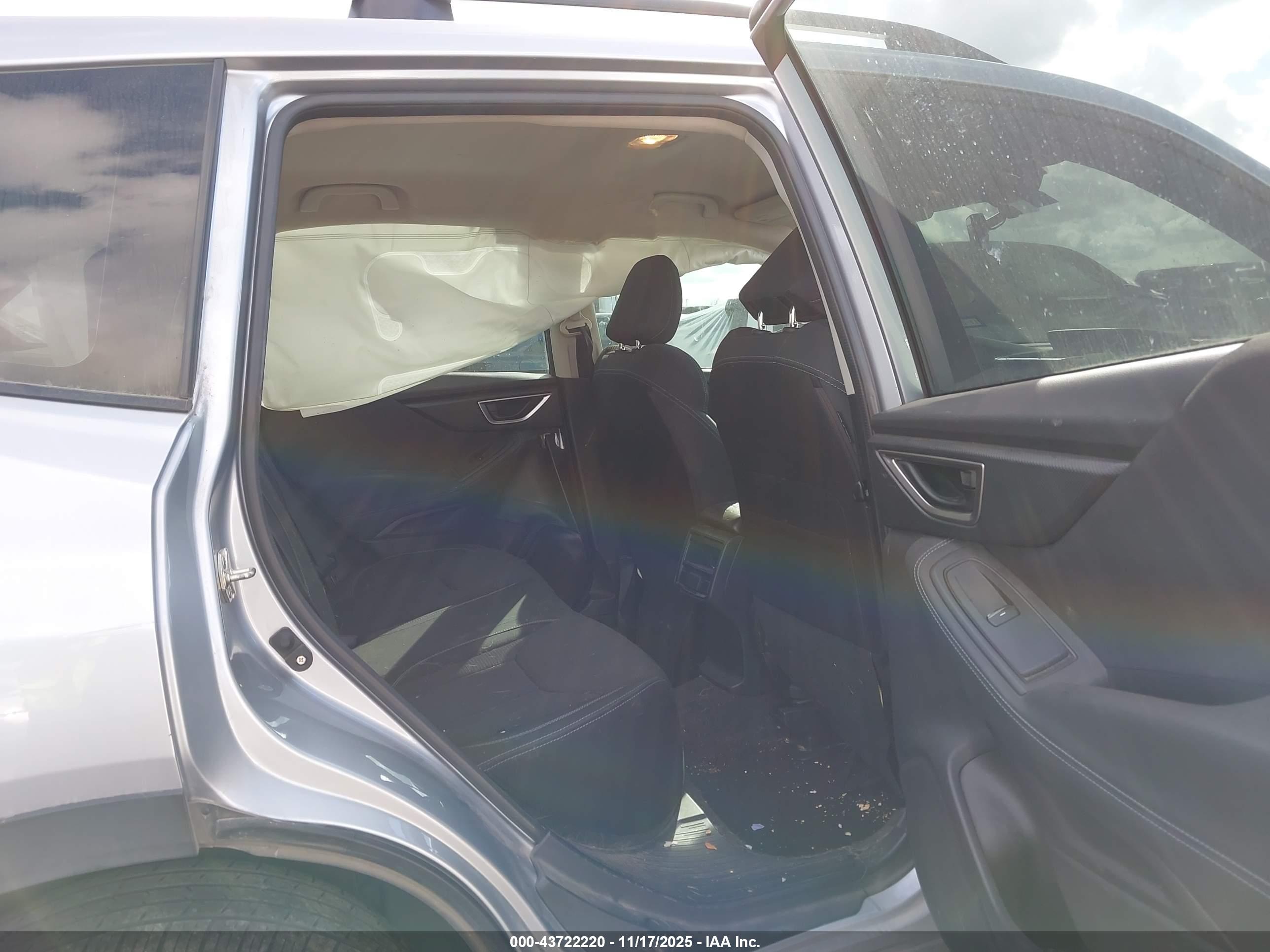 SUBARU FORESTER image 8