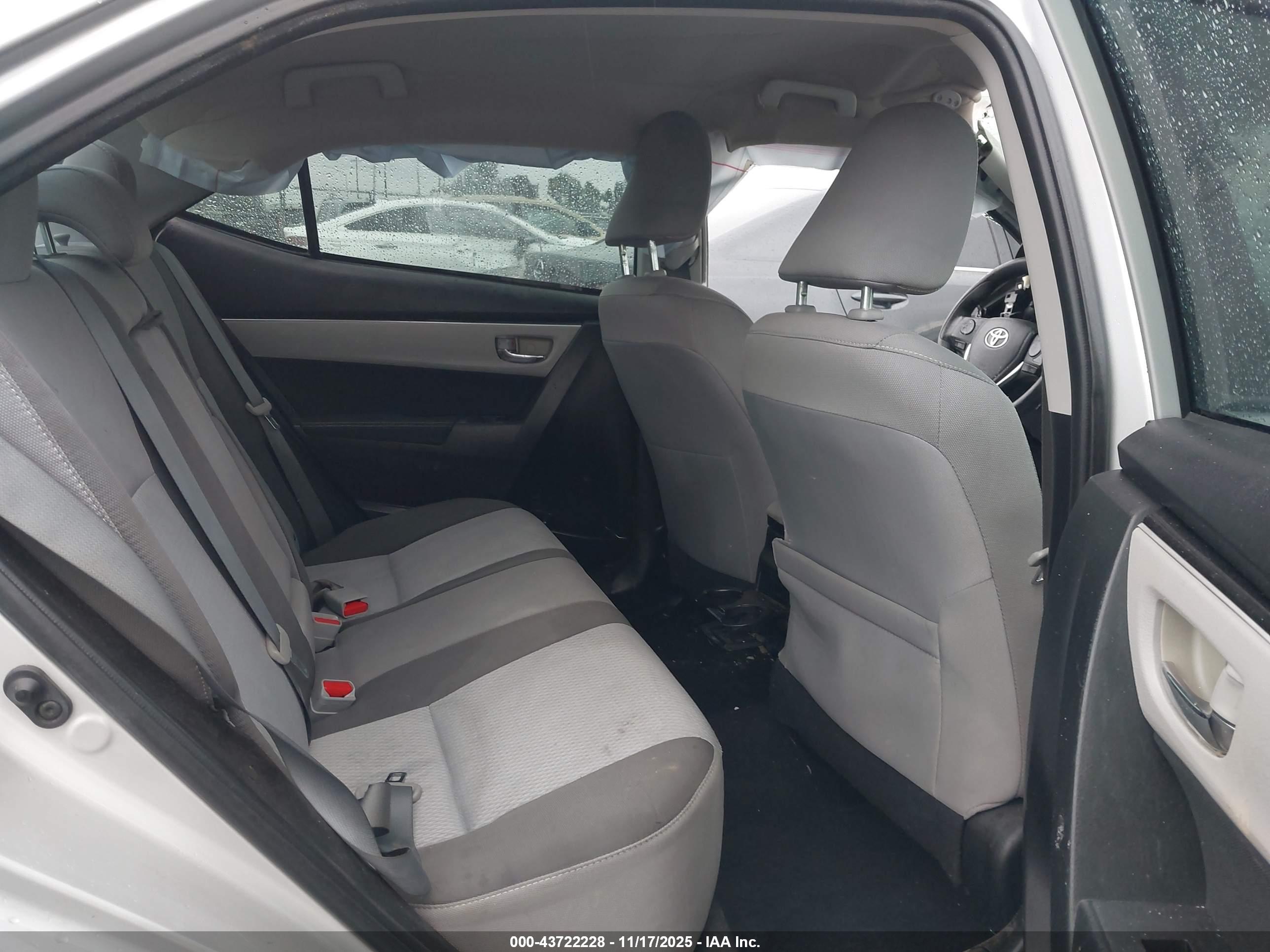 TOYOTA COROLLA image 8