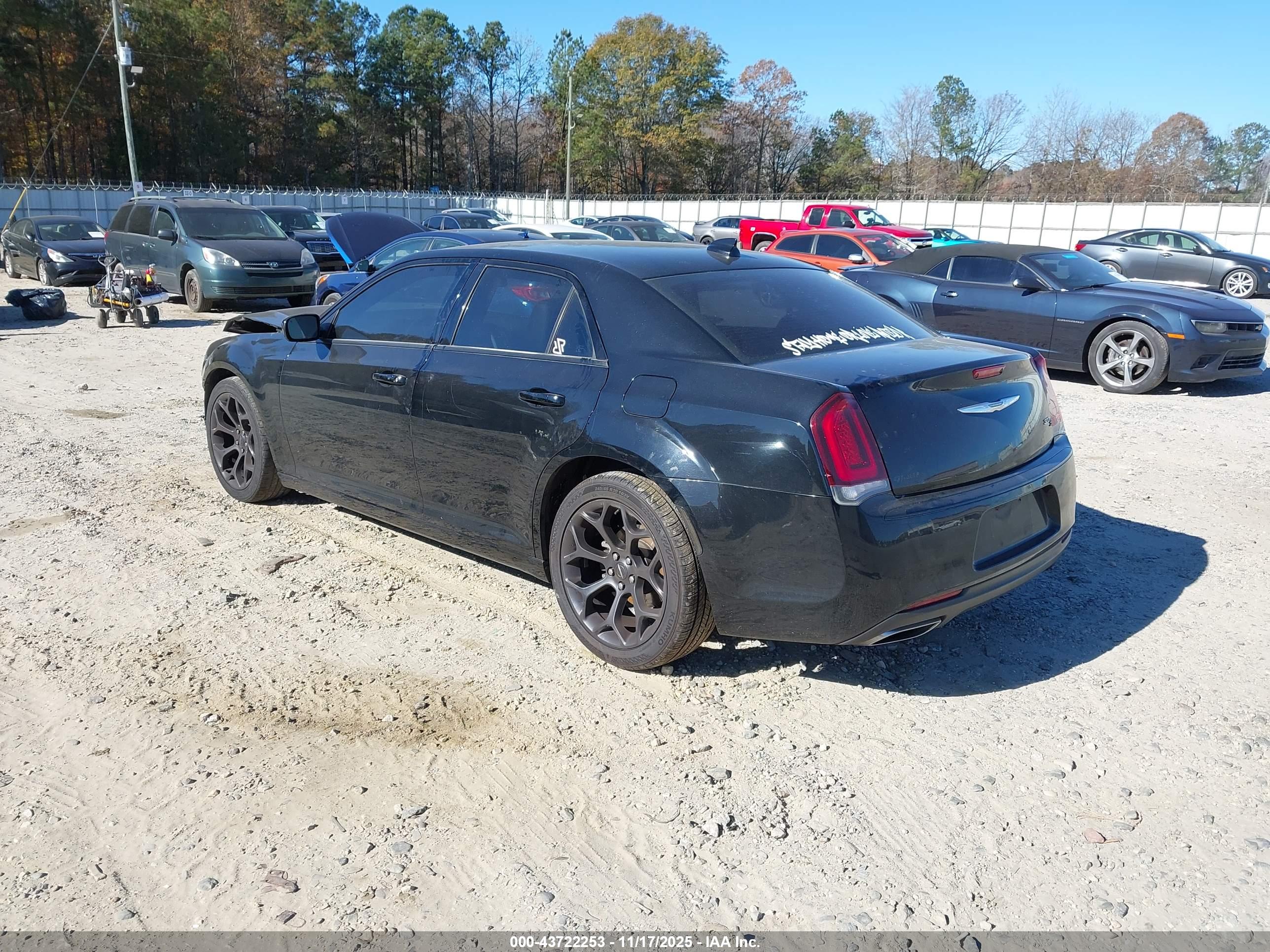 CHRYSLER 300 image 3