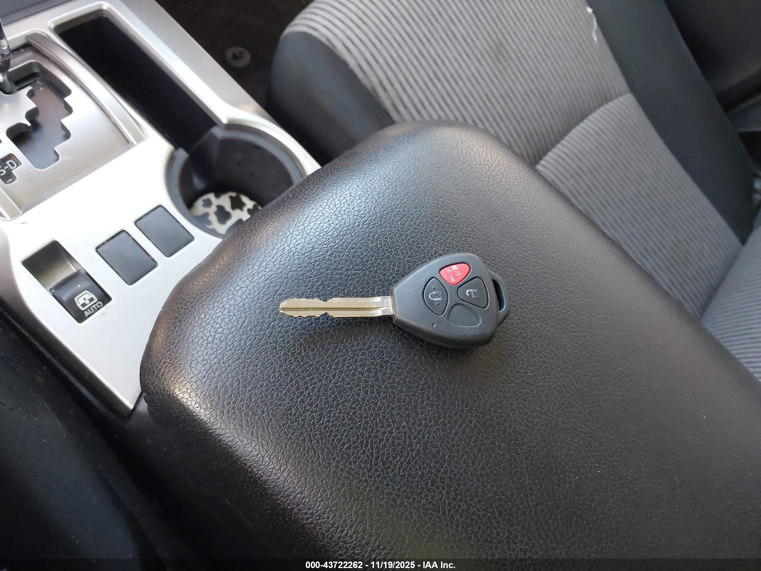 TOYOTA 4RUNNER image 11