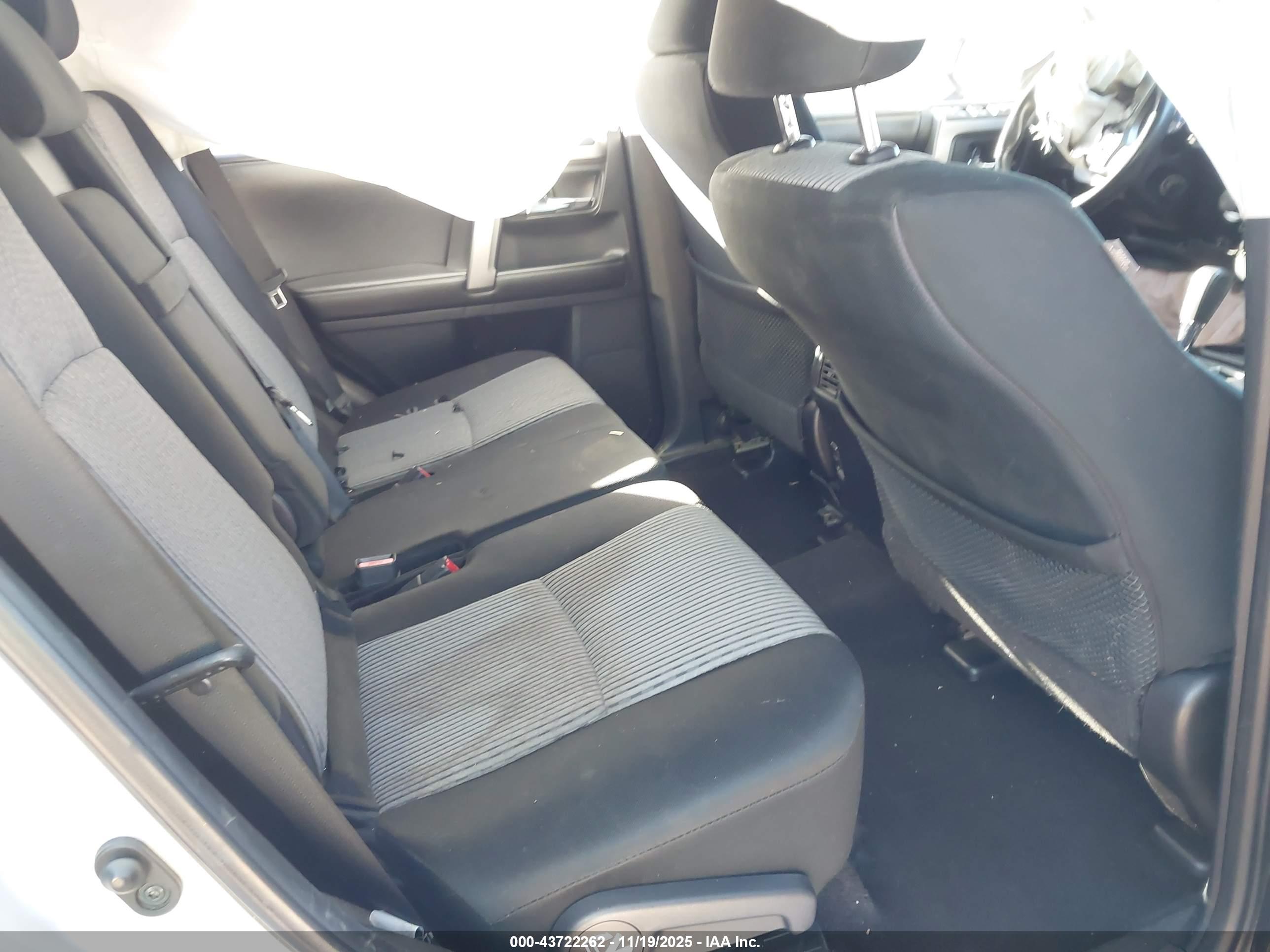 TOYOTA 4RUNNER image 8