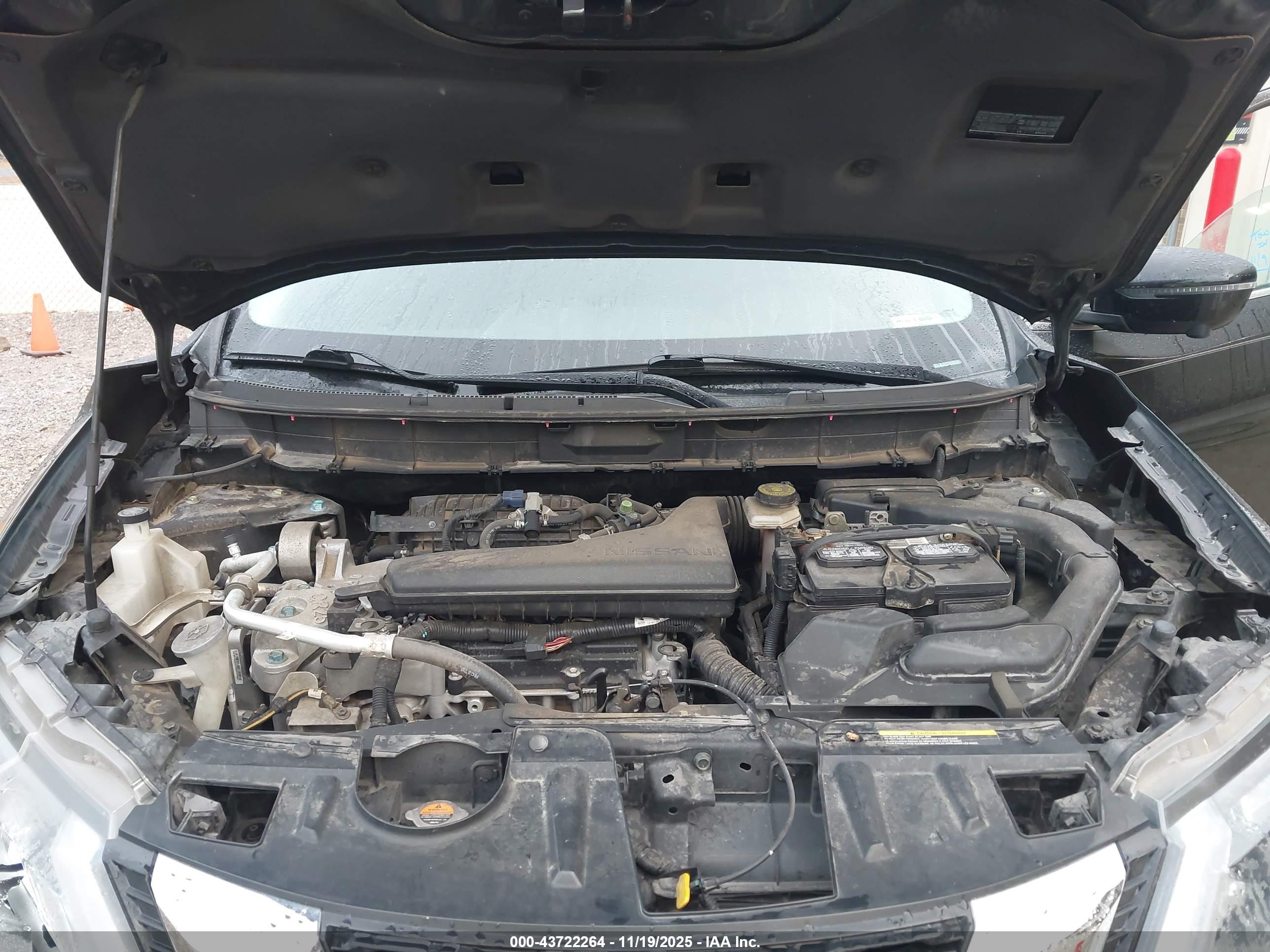 NISSAN ROGUE image 10