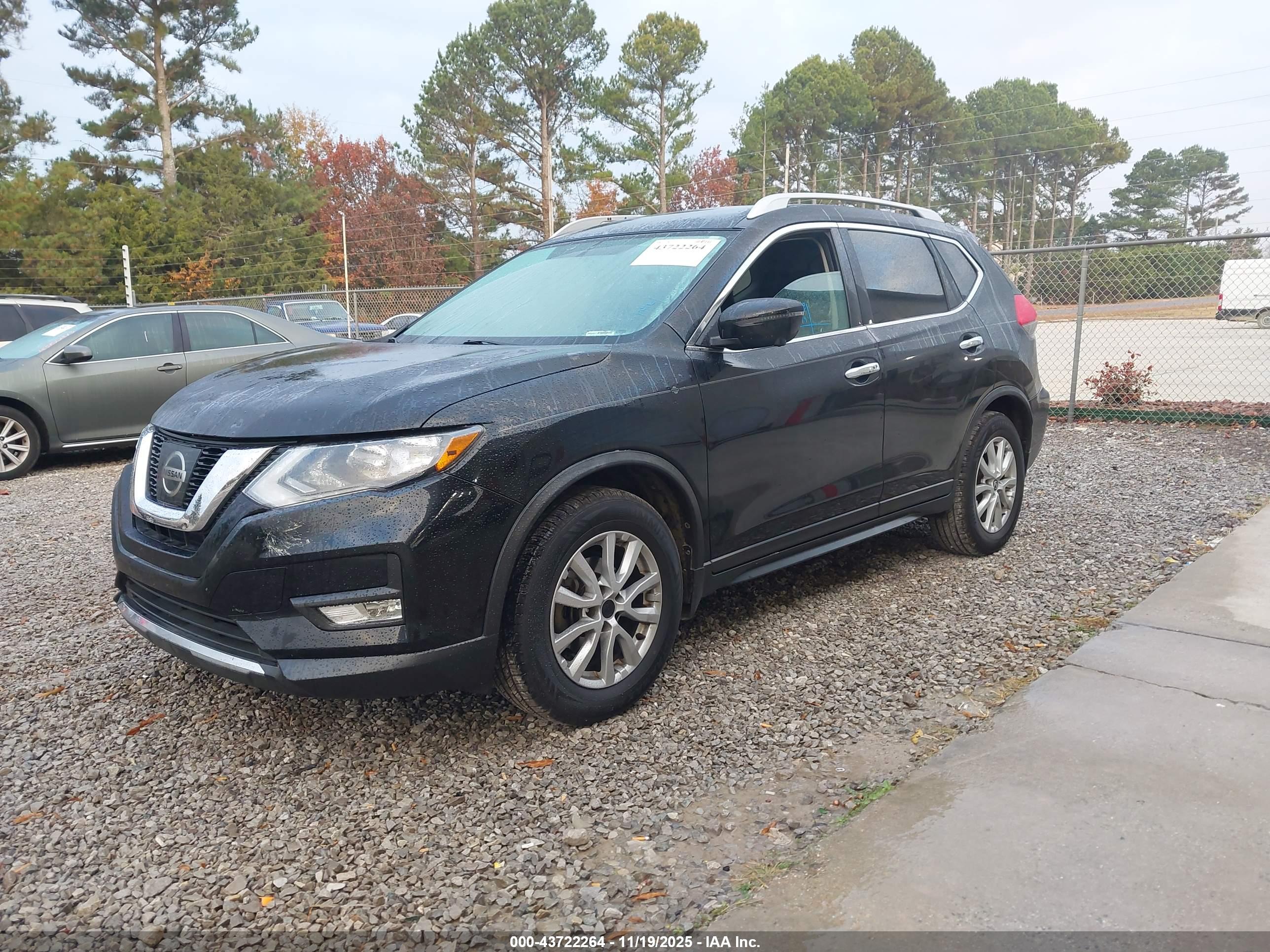 NISSAN ROGUE image 2
