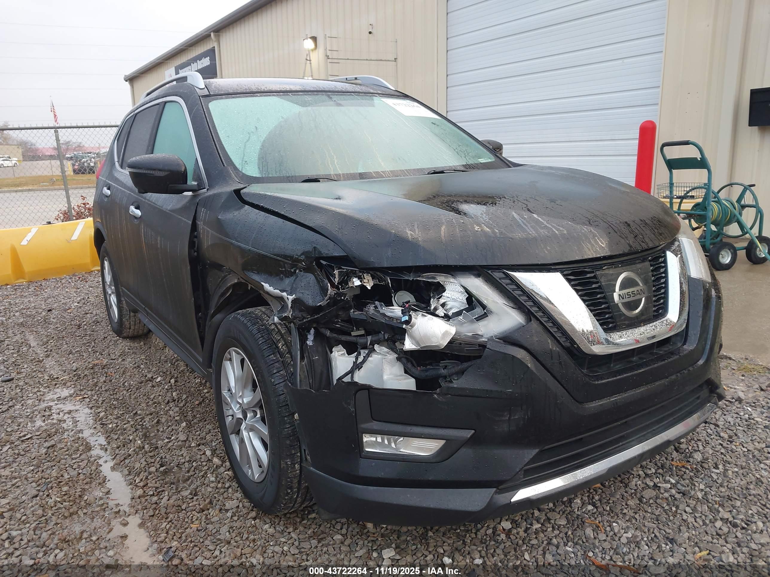 NISSAN ROGUE image 6