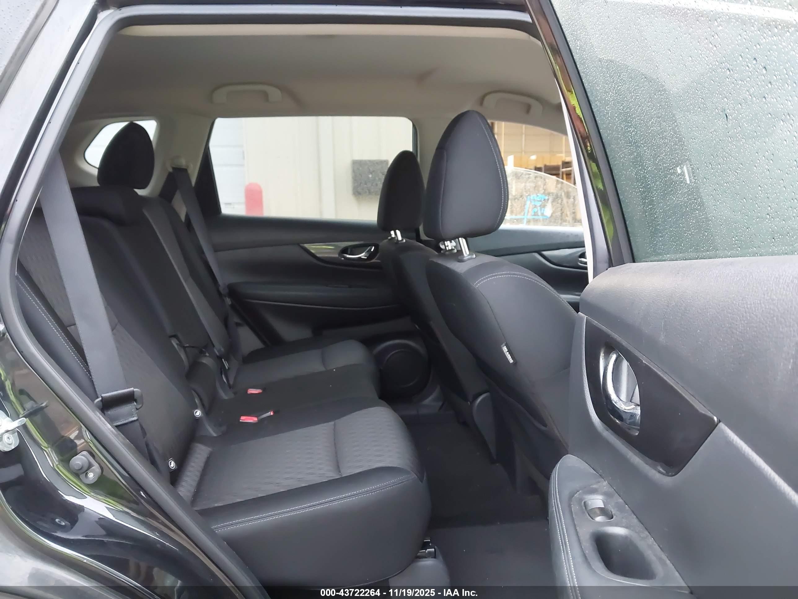 NISSAN ROGUE image 8