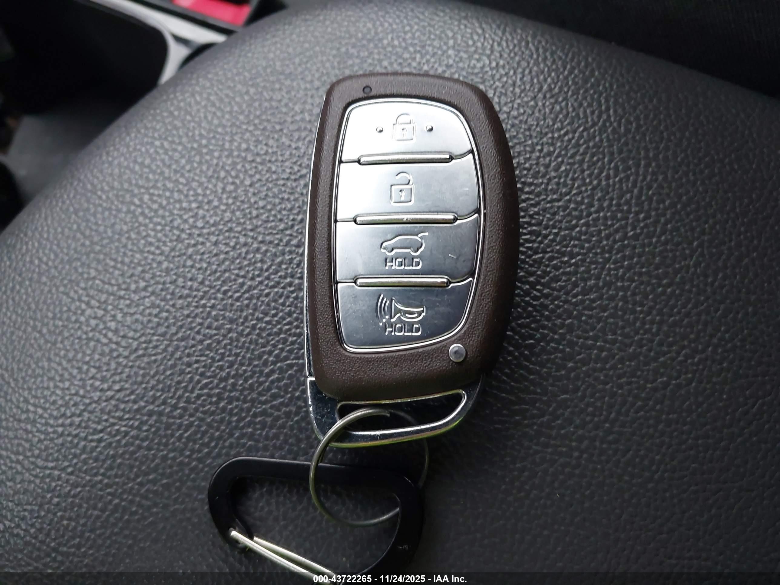 HYUNDAI IONIQ image 11