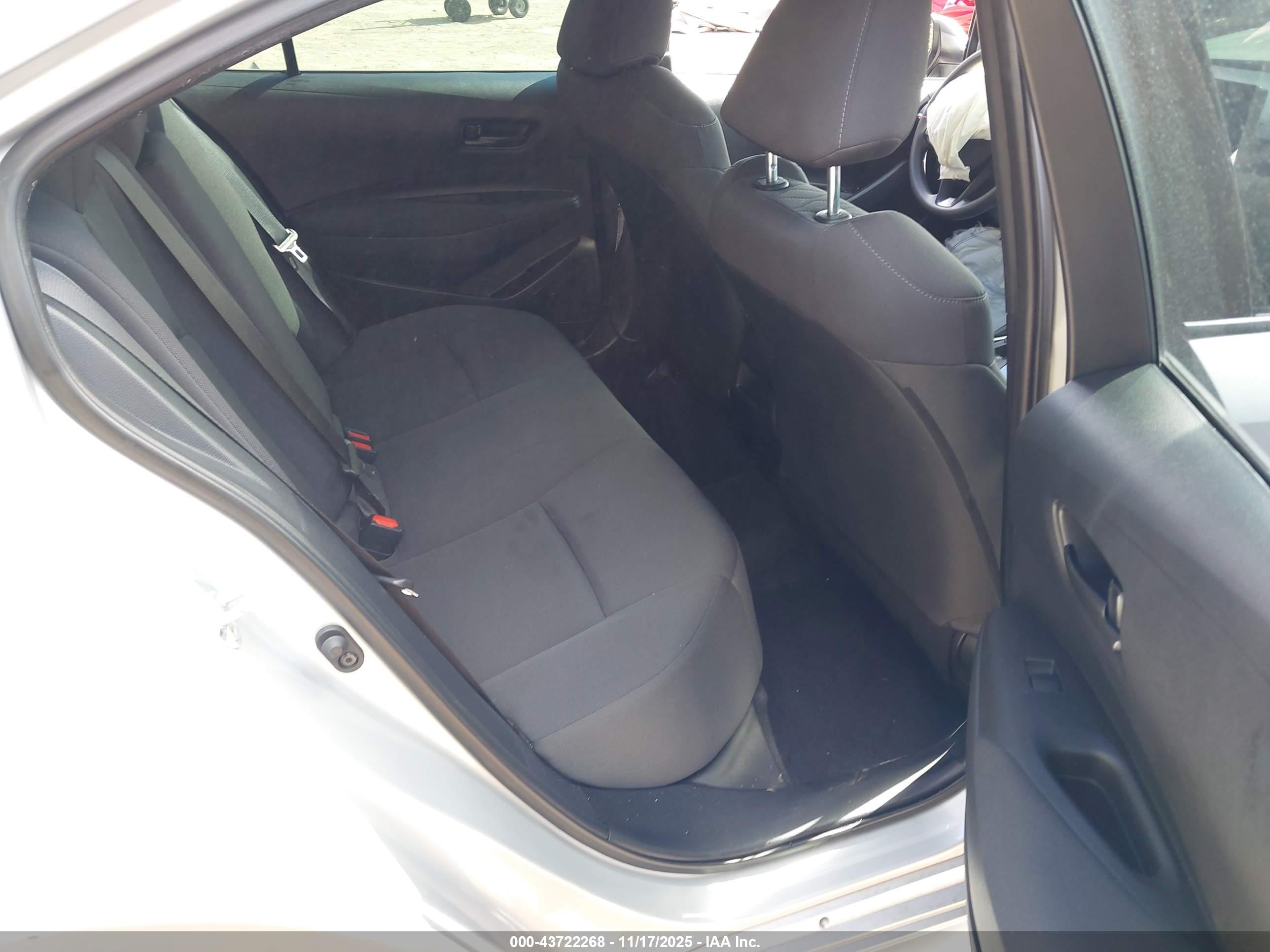 TOYOTA COROLLA image 8