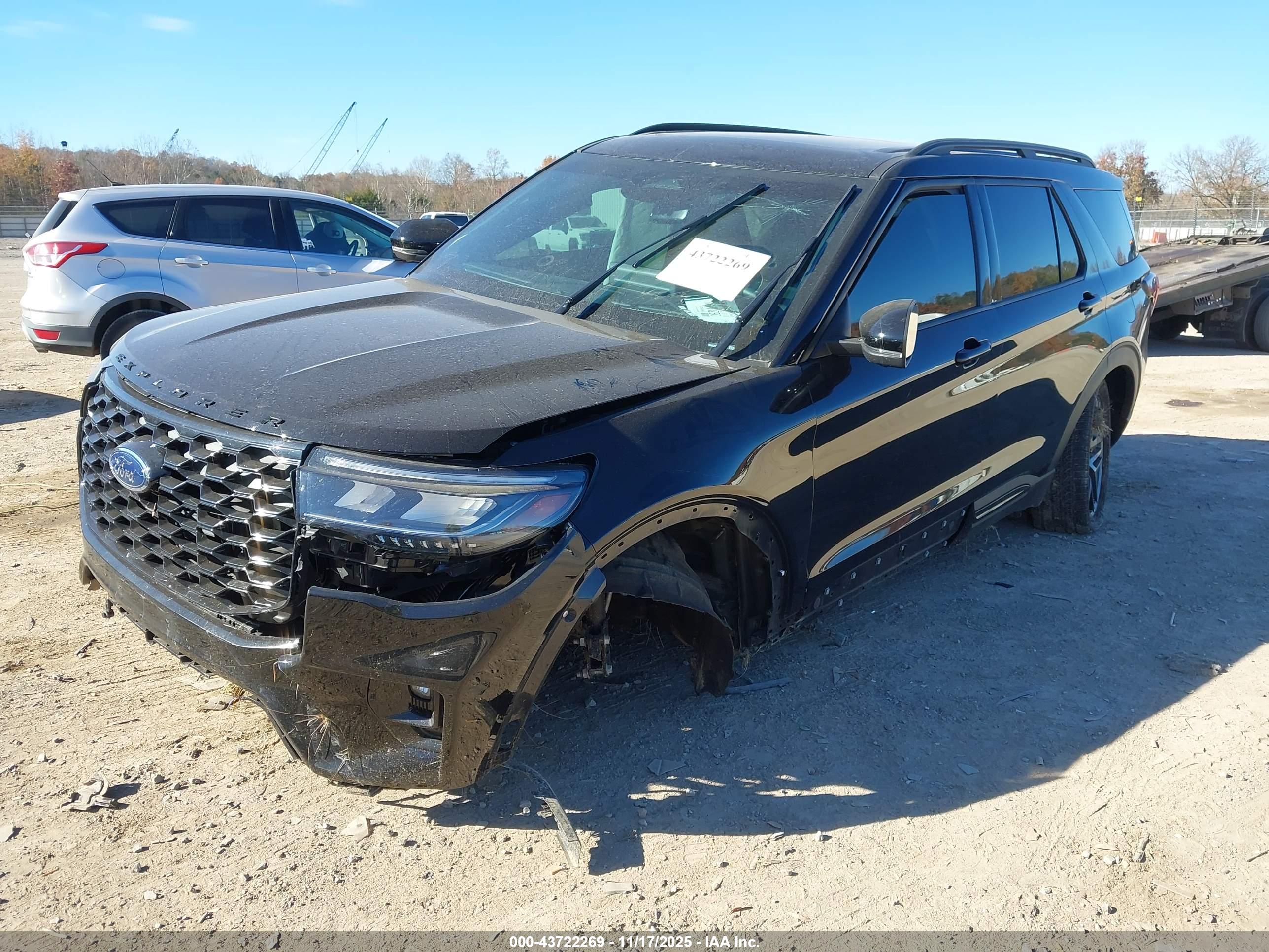 FORD EXPLORER image 2