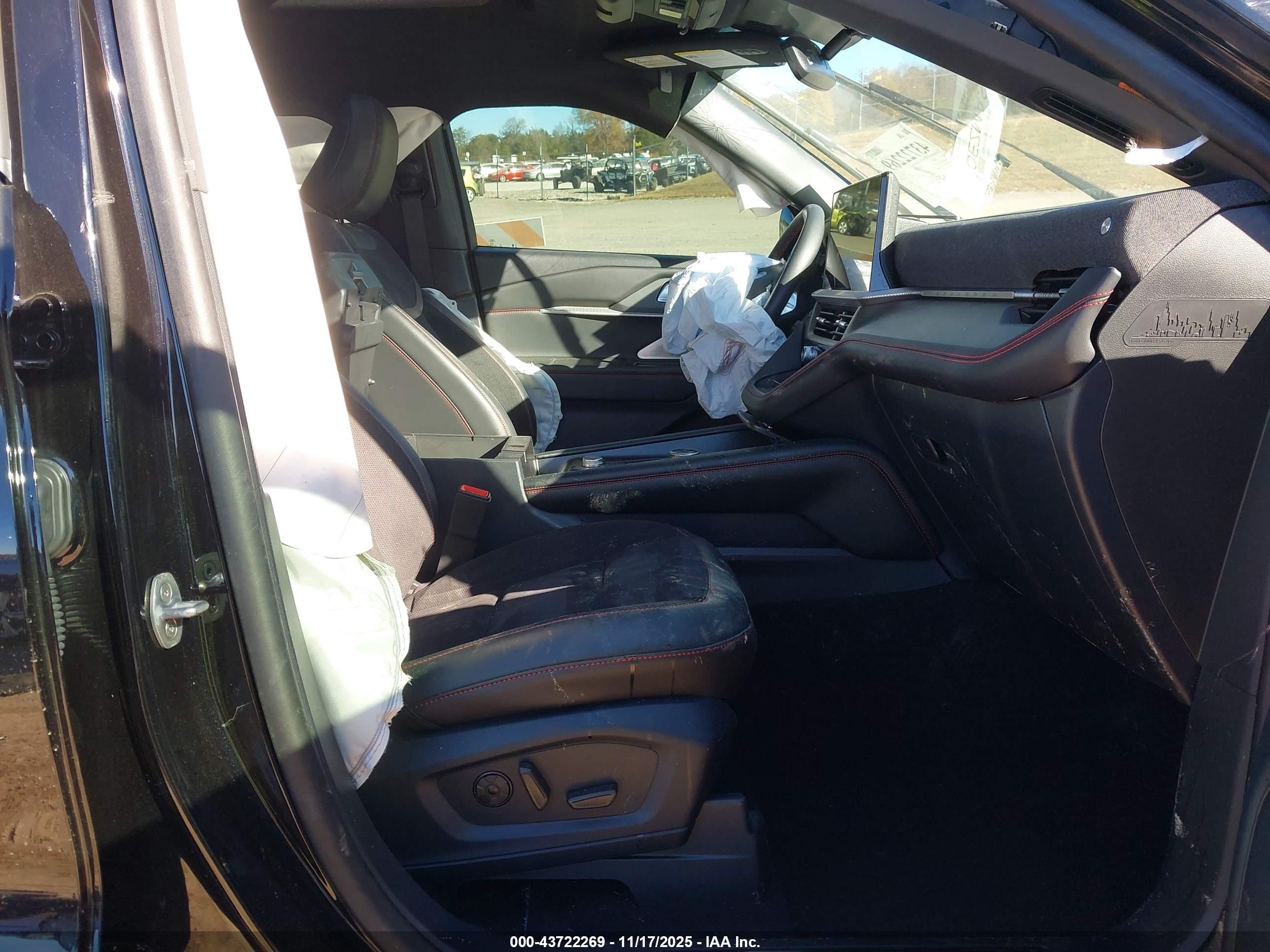 FORD EXPLORER image 5