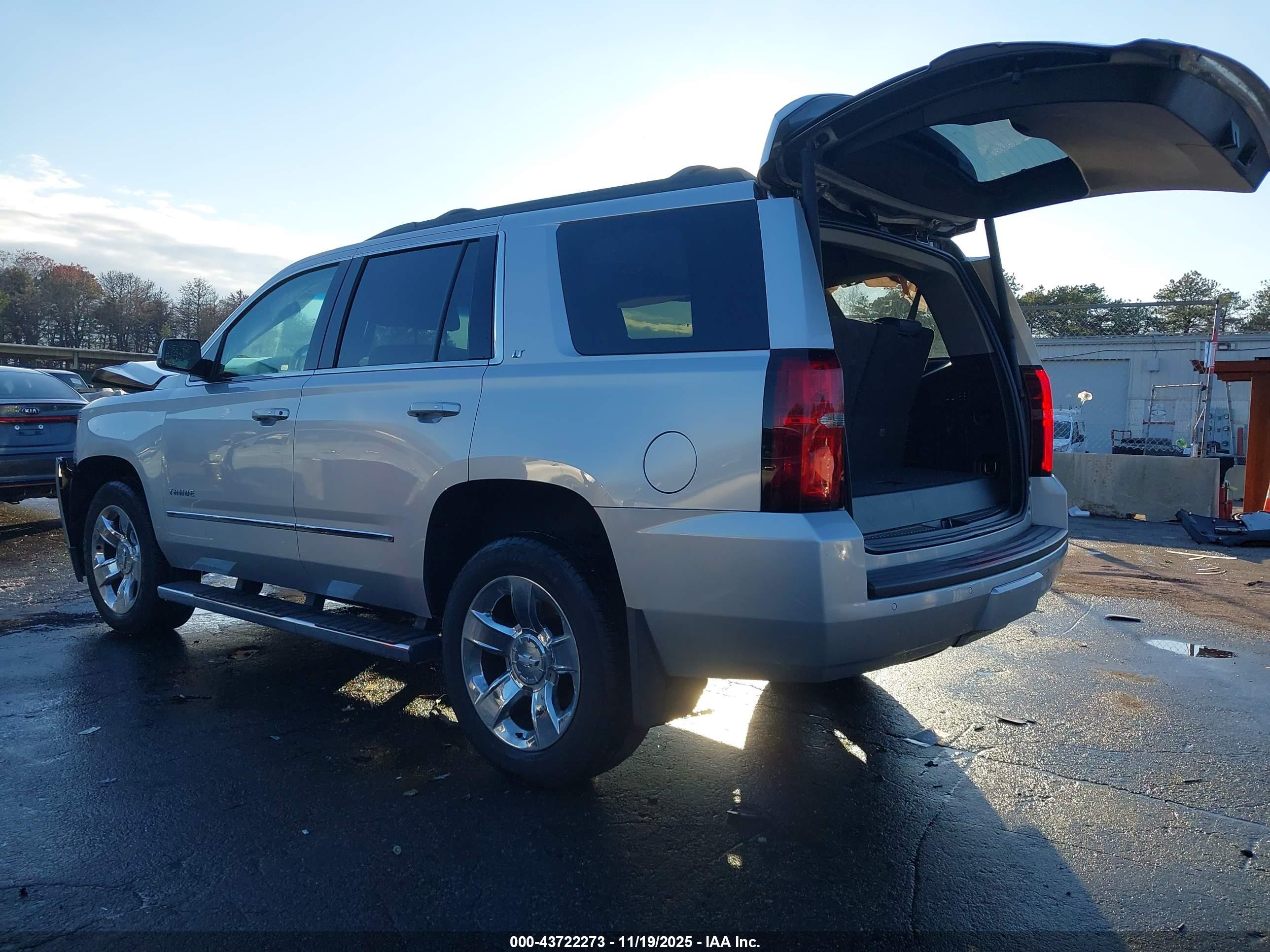 CHEVROLET TAHOE image 3
