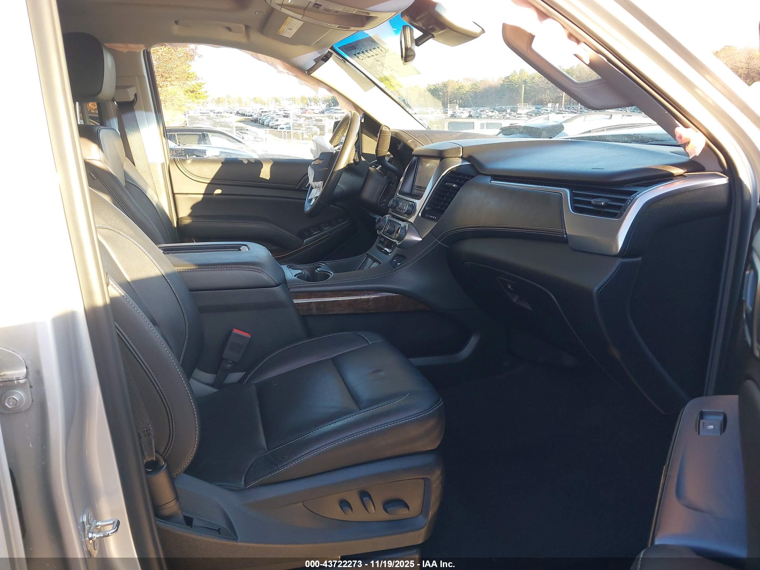 CHEVROLET TAHOE image 5