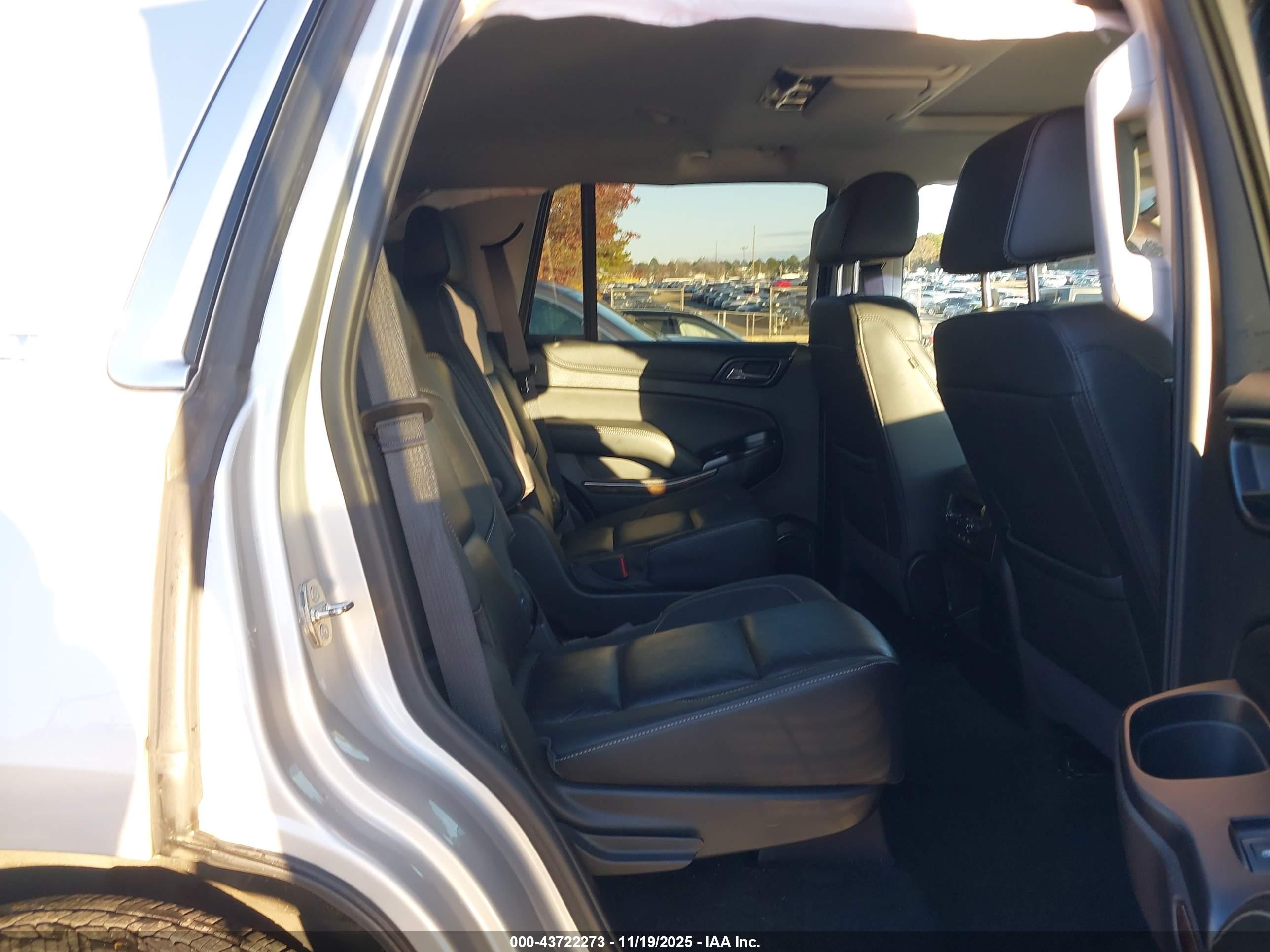 CHEVROLET TAHOE image 8