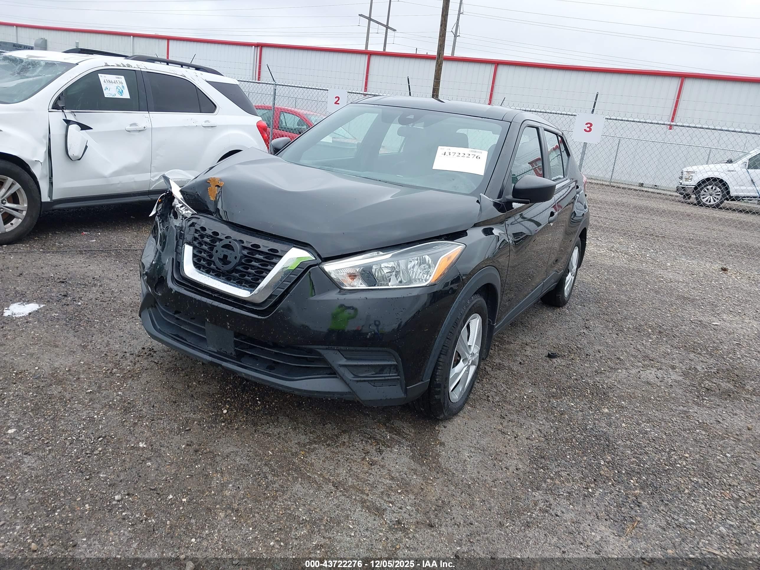 NISSAN KICKS image 2