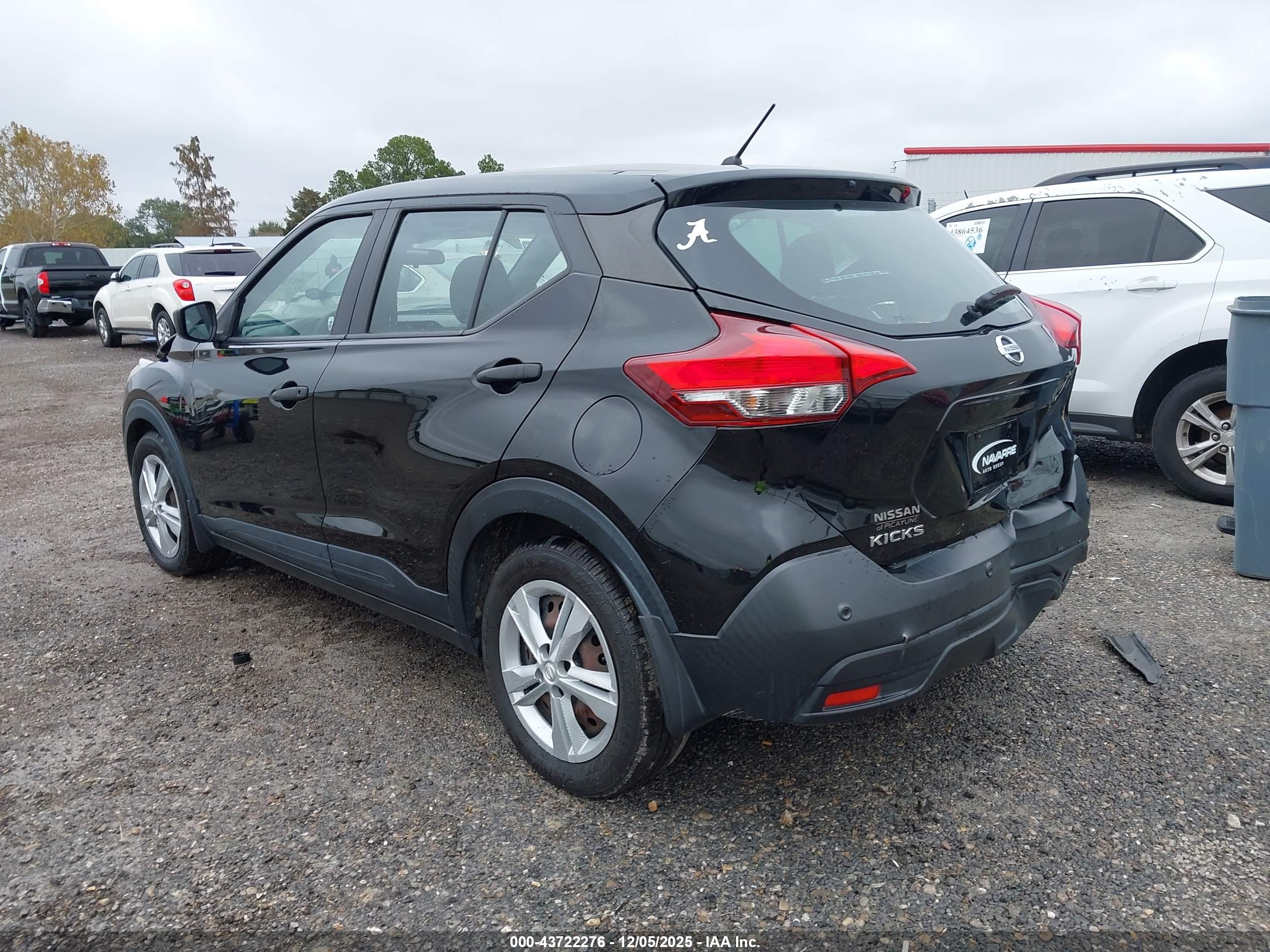 NISSAN KICKS image 3