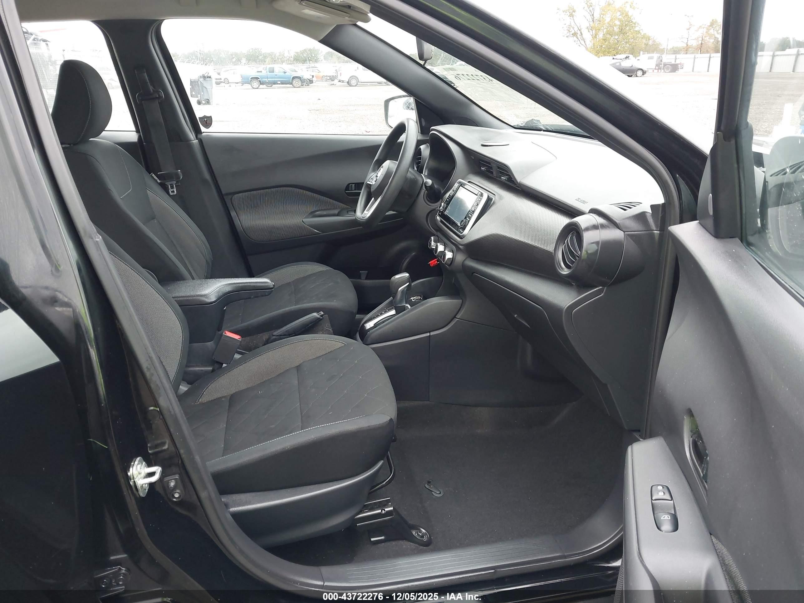 NISSAN KICKS image 5
