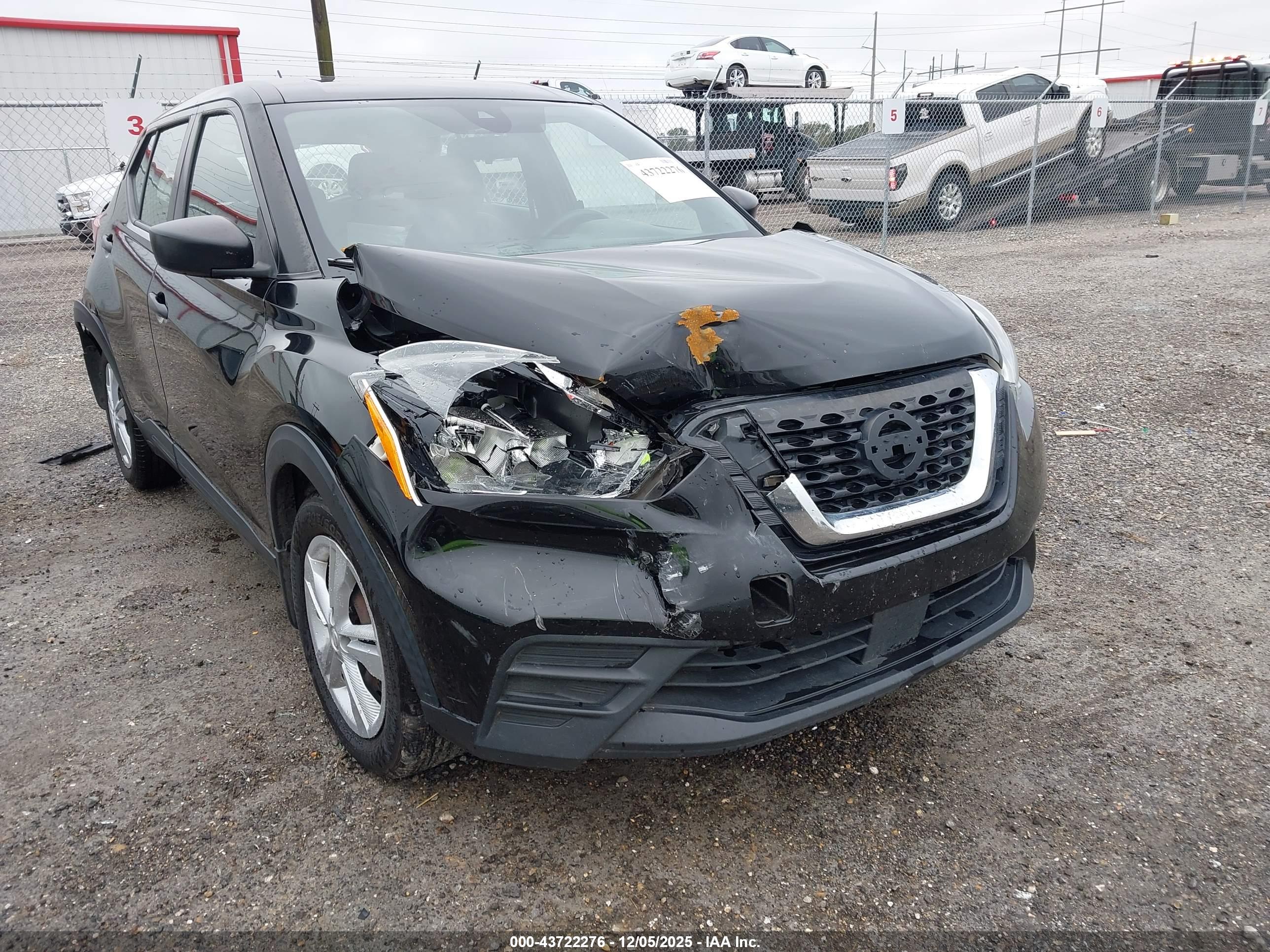 NISSAN KICKS image 6