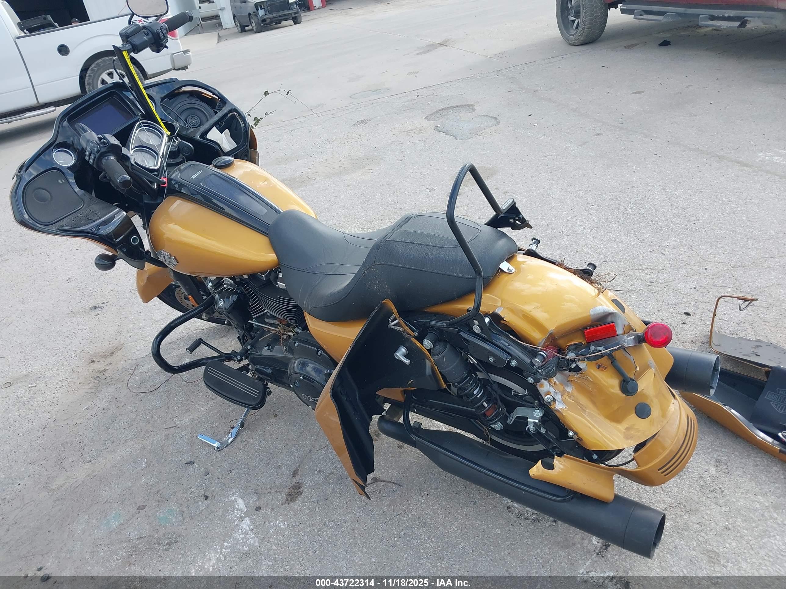 HARLEY-DAVIDSON FLTRXS image 3
