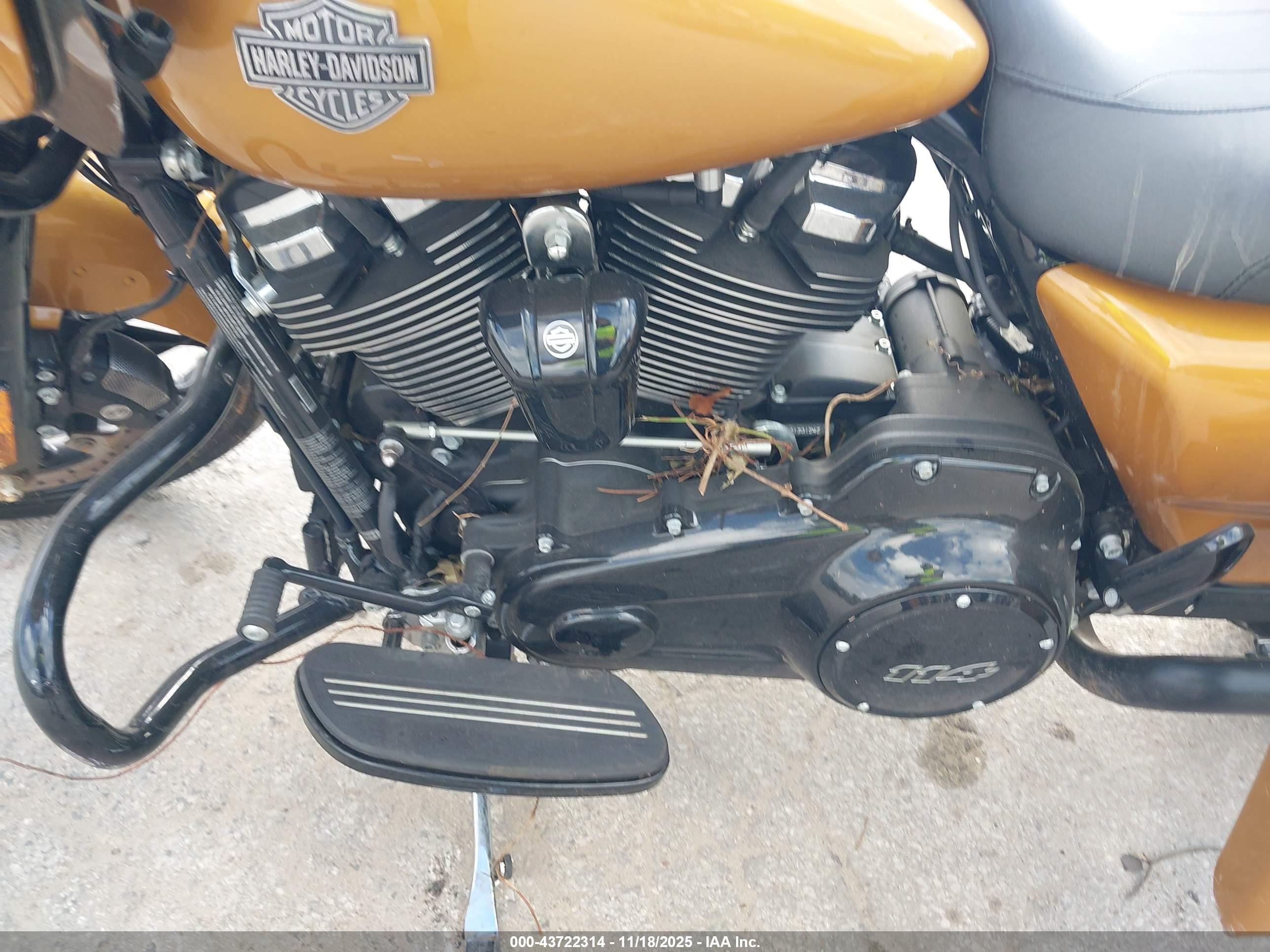 HARLEY-DAVIDSON FLTRXS image 9