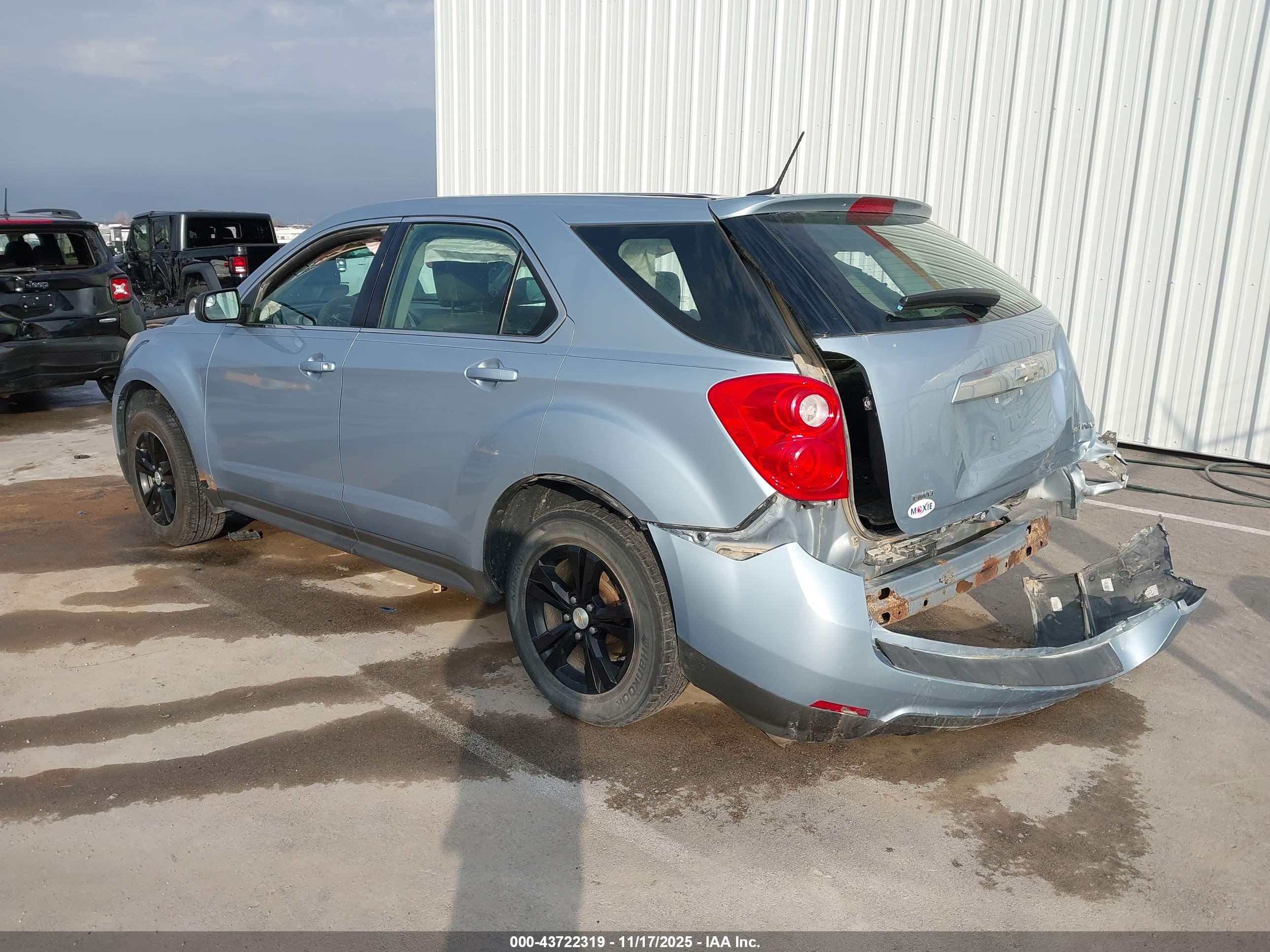 CHEVROLET EQUINOX image 3
