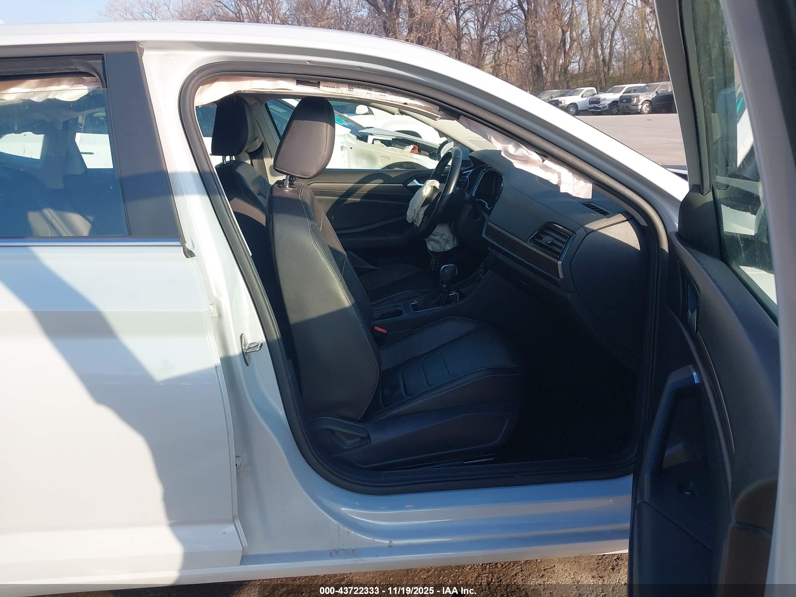 VOLKSWAGEN JETTA image 5