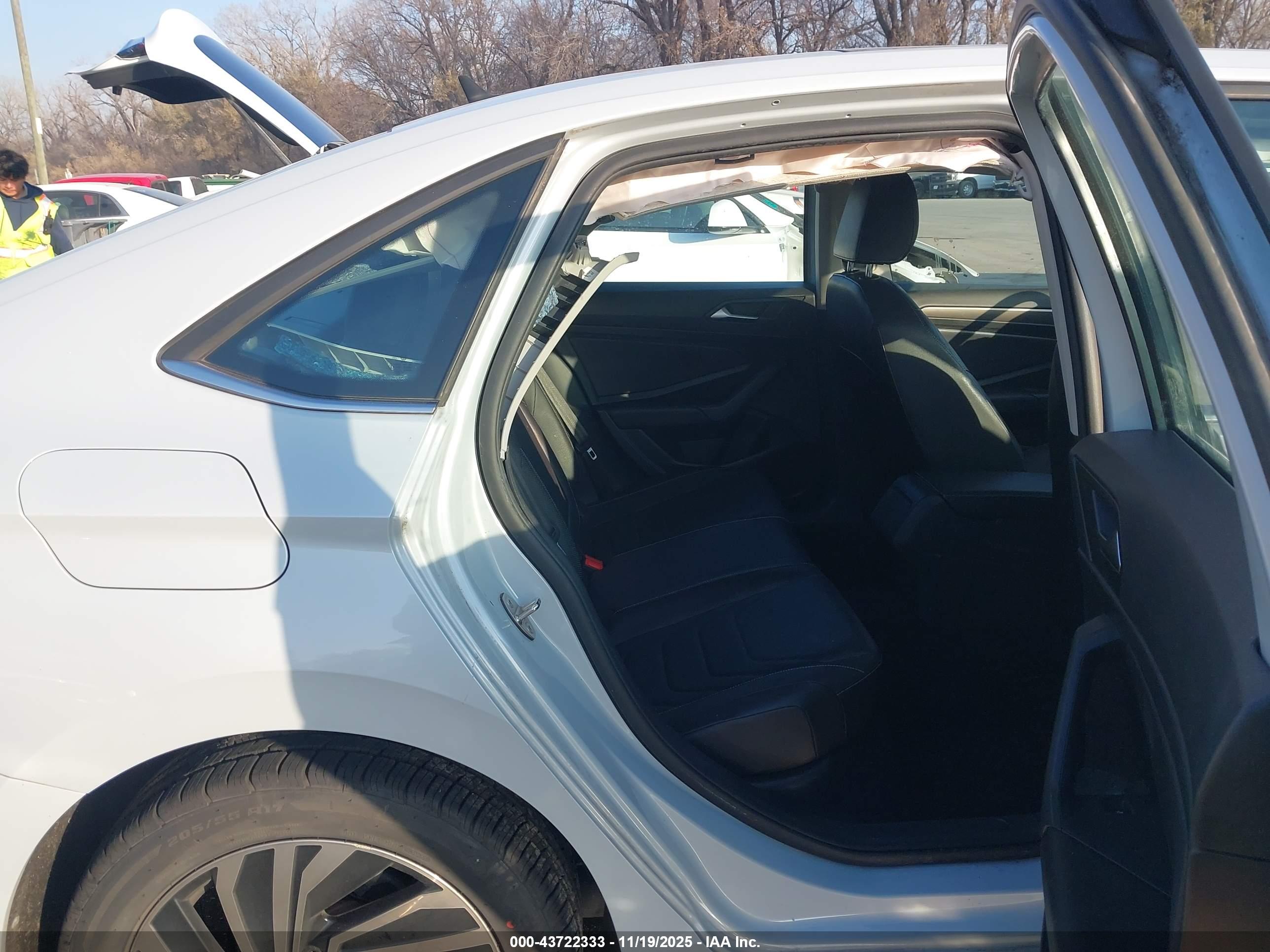 VOLKSWAGEN JETTA image 8
