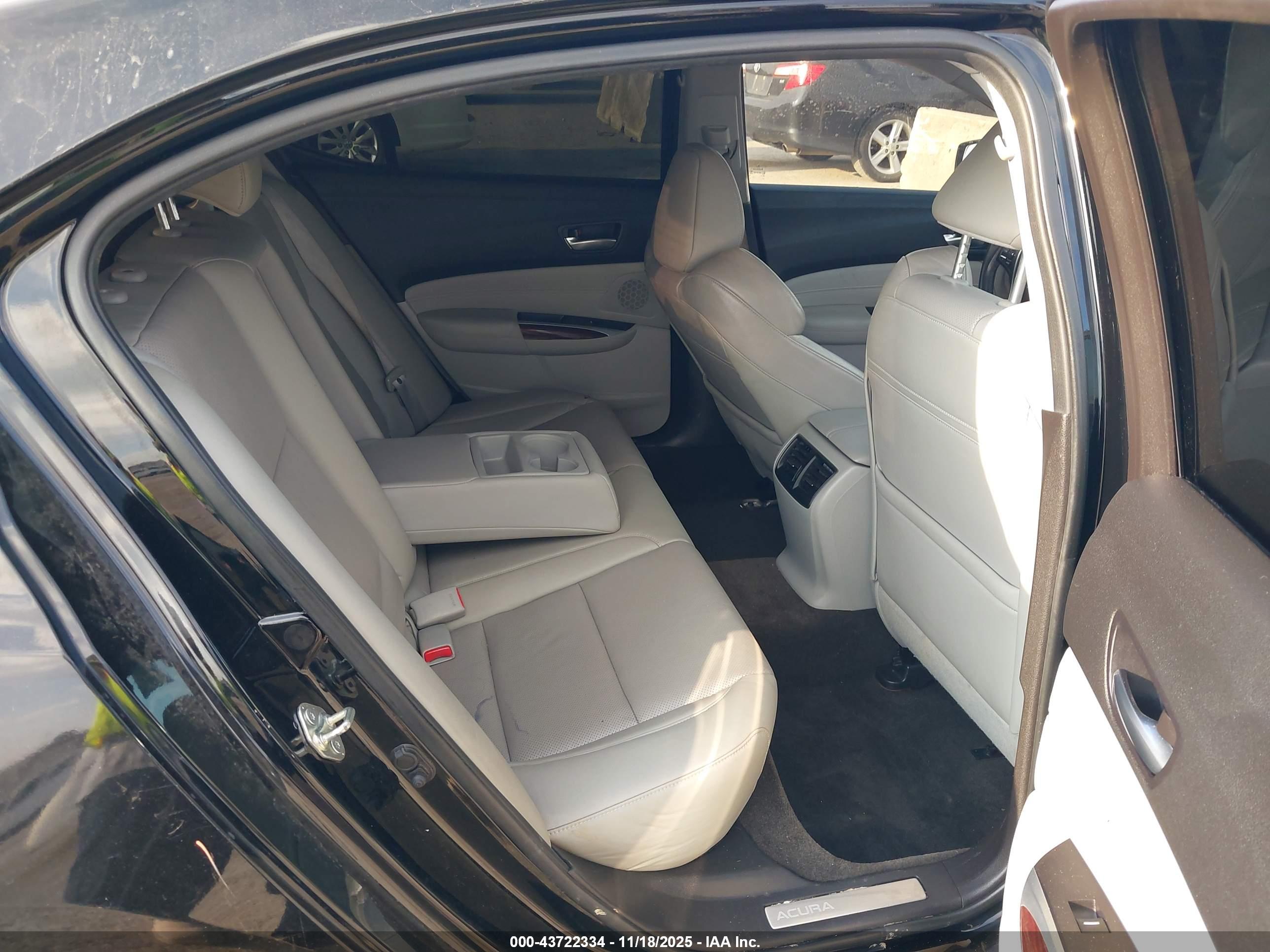 ACURA TLX image 8