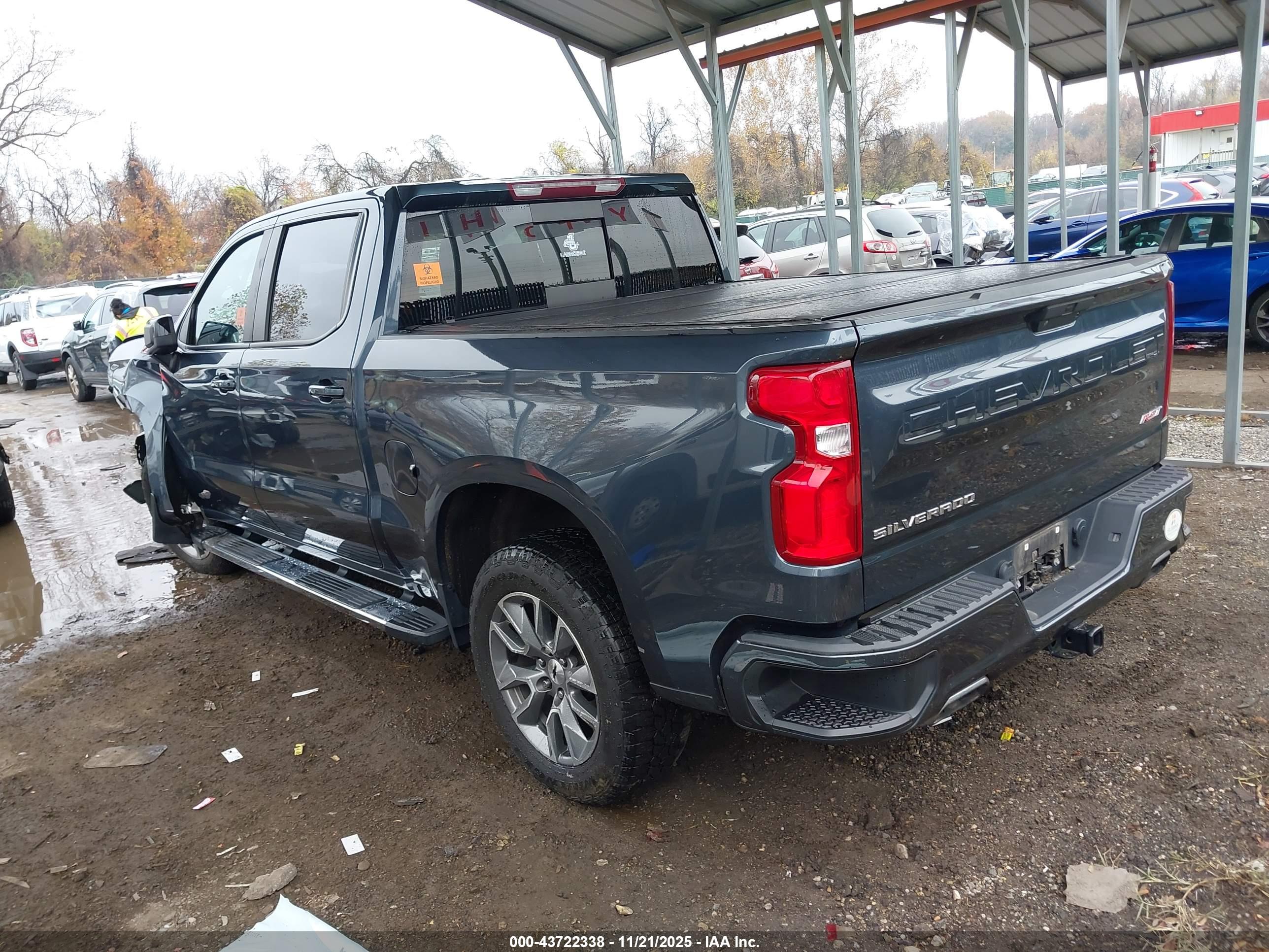 CHEVROLET SILVERADO image 3