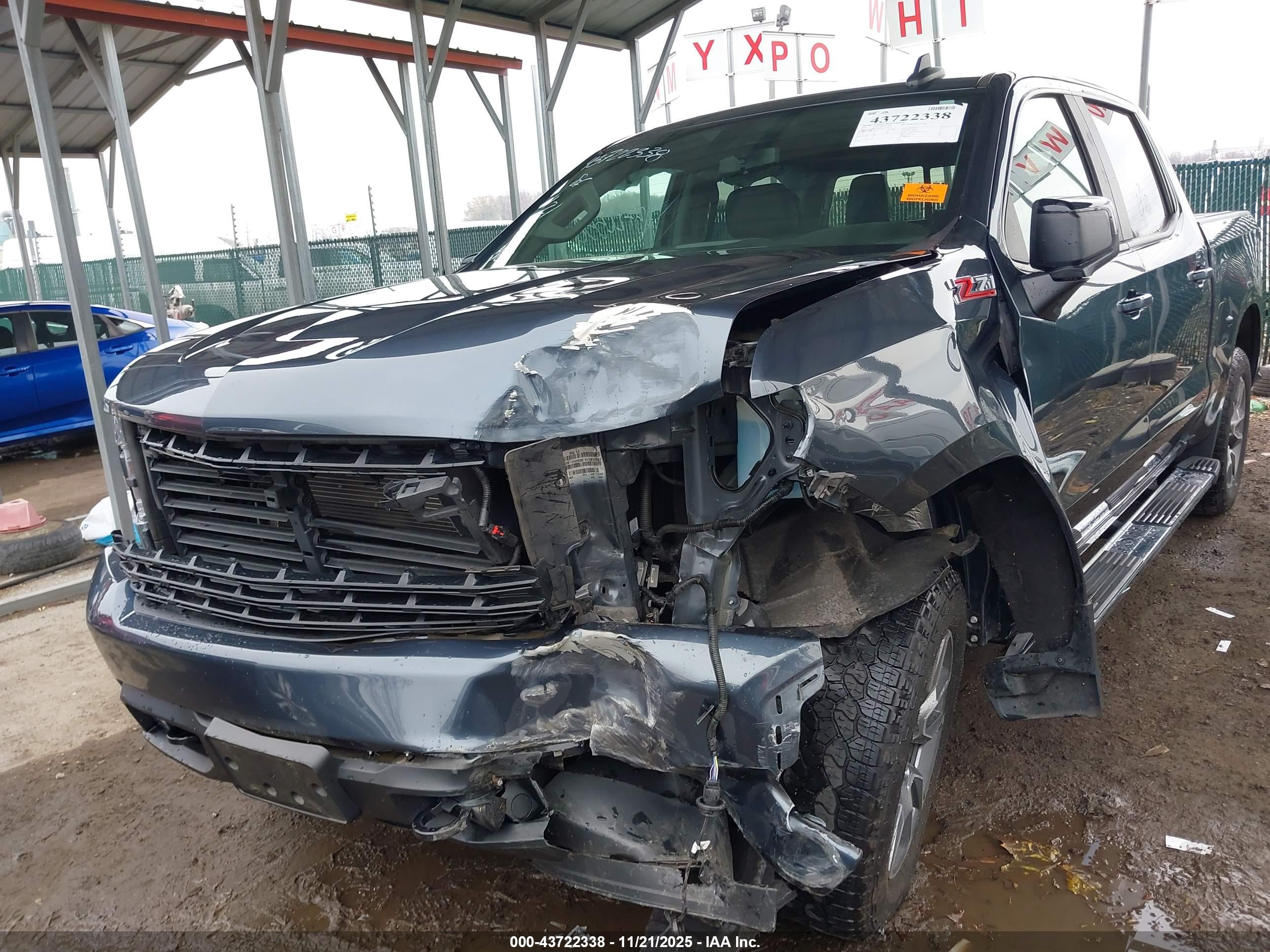 CHEVROLET SILVERADO image 6