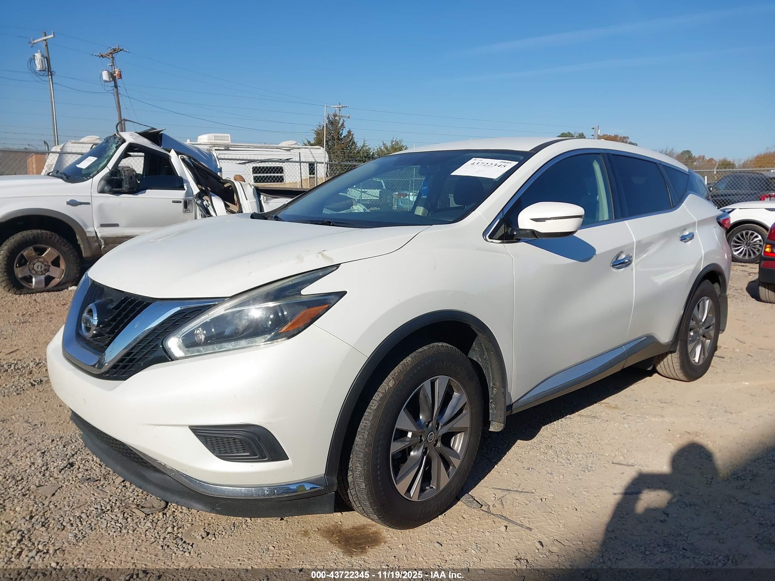 NISSAN MURANO image 2