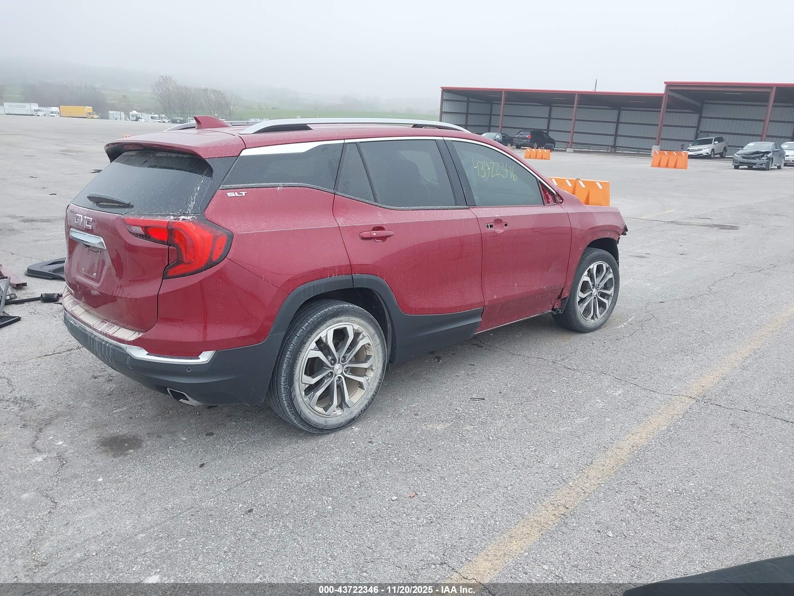 GMC TERRAIN image 4