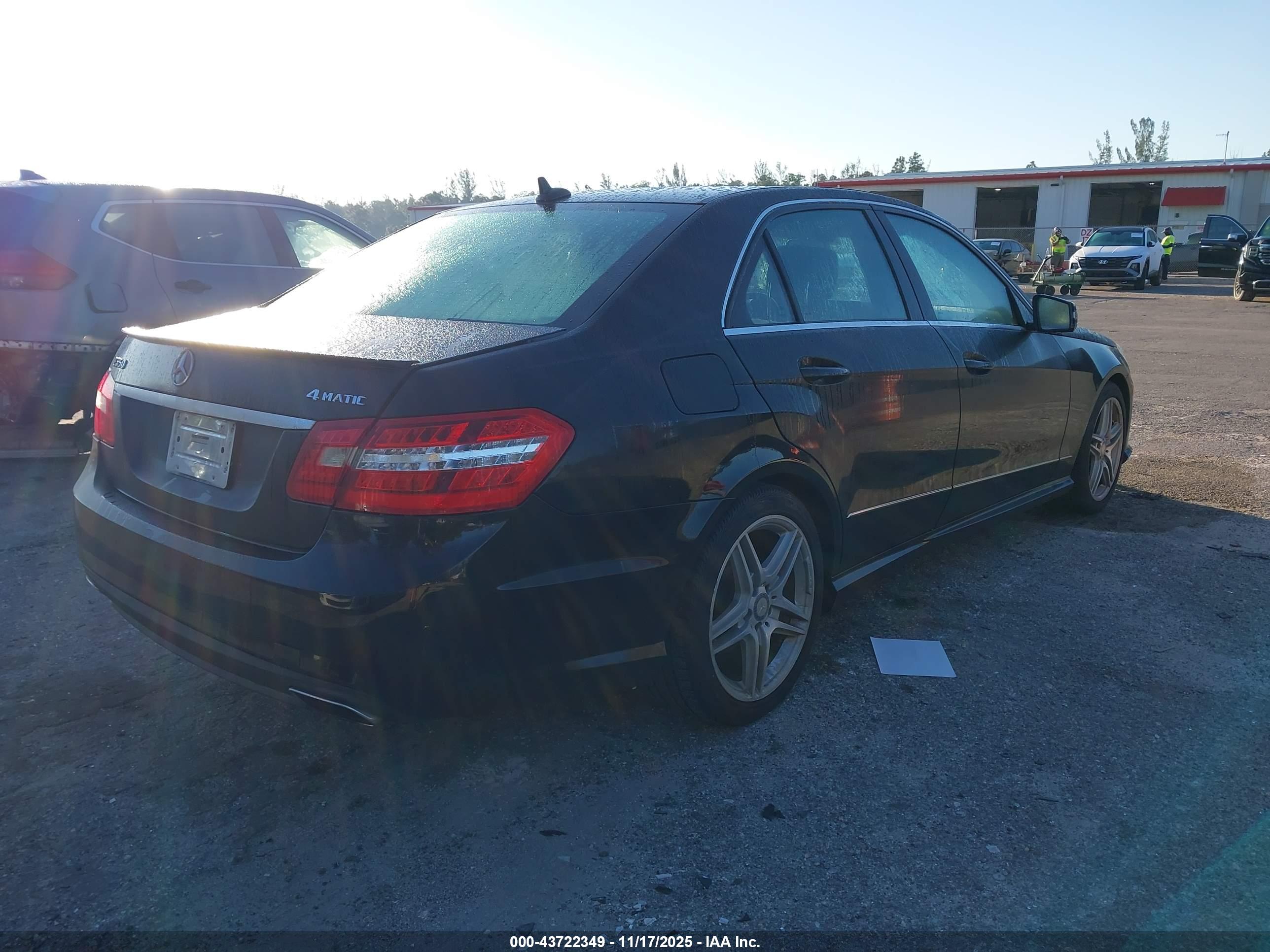 MERCEDES-BENZ E image 4