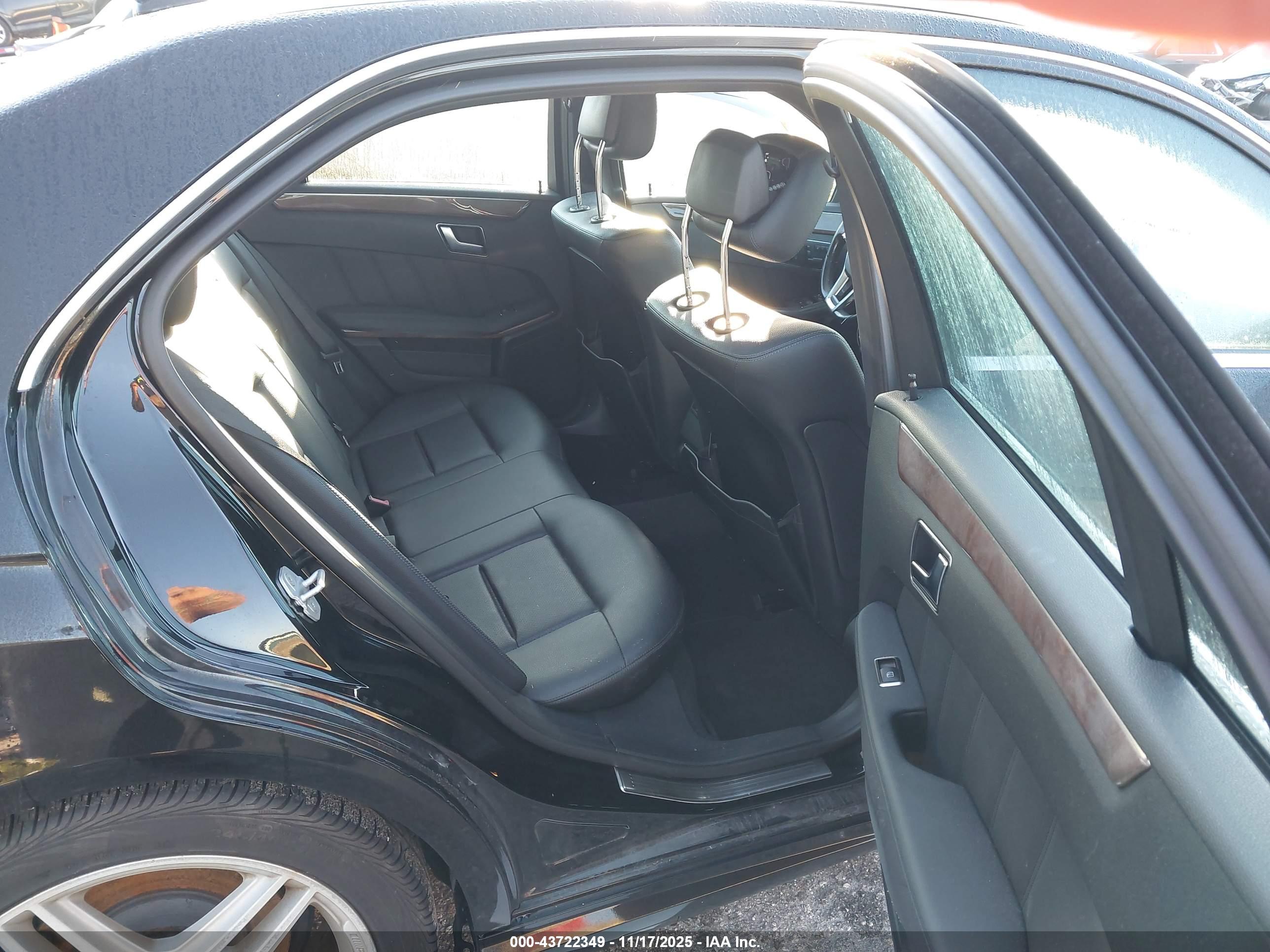 MERCEDES-BENZ E image 8