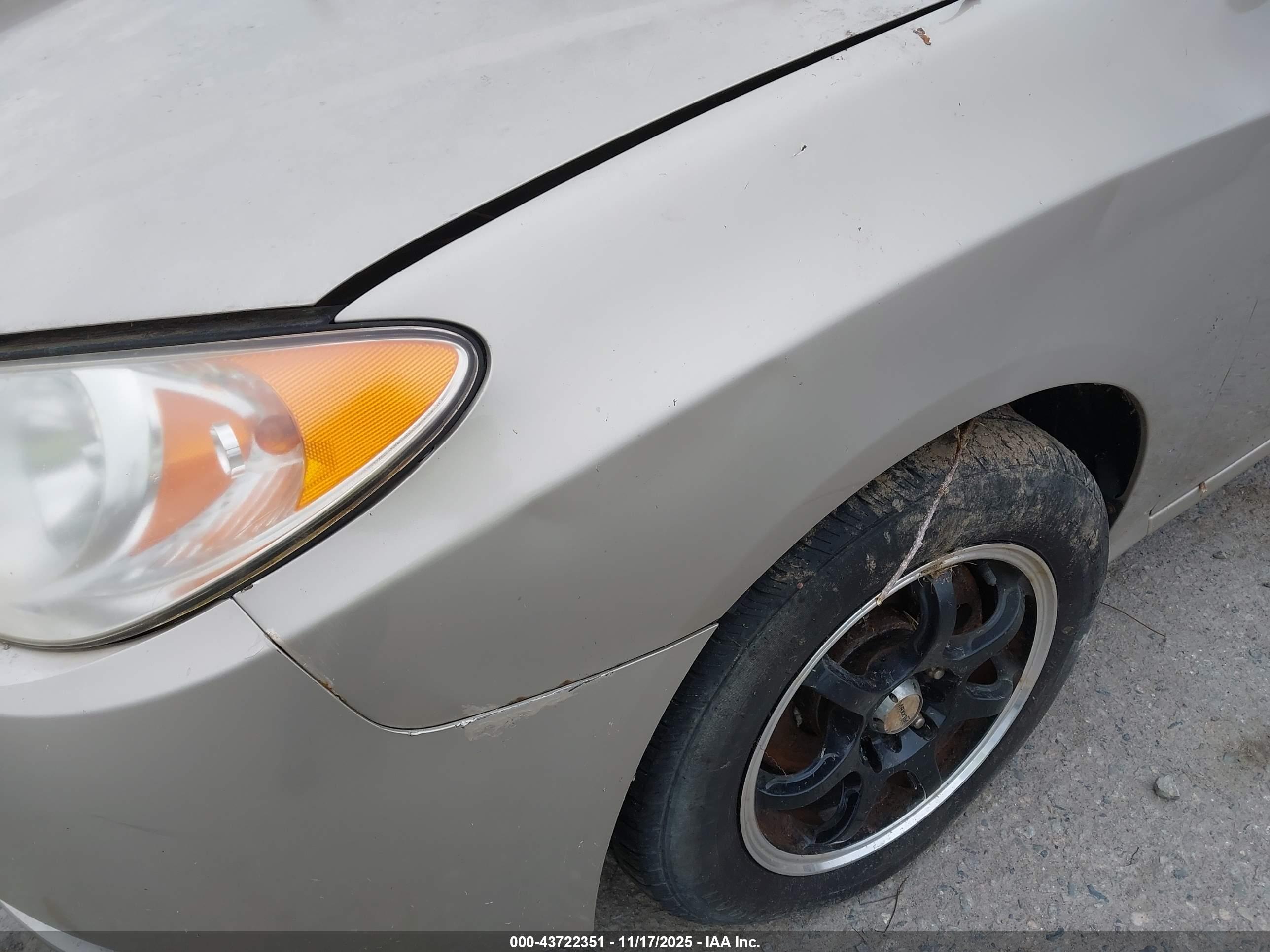 HYUNDAI ELANTRA image 6