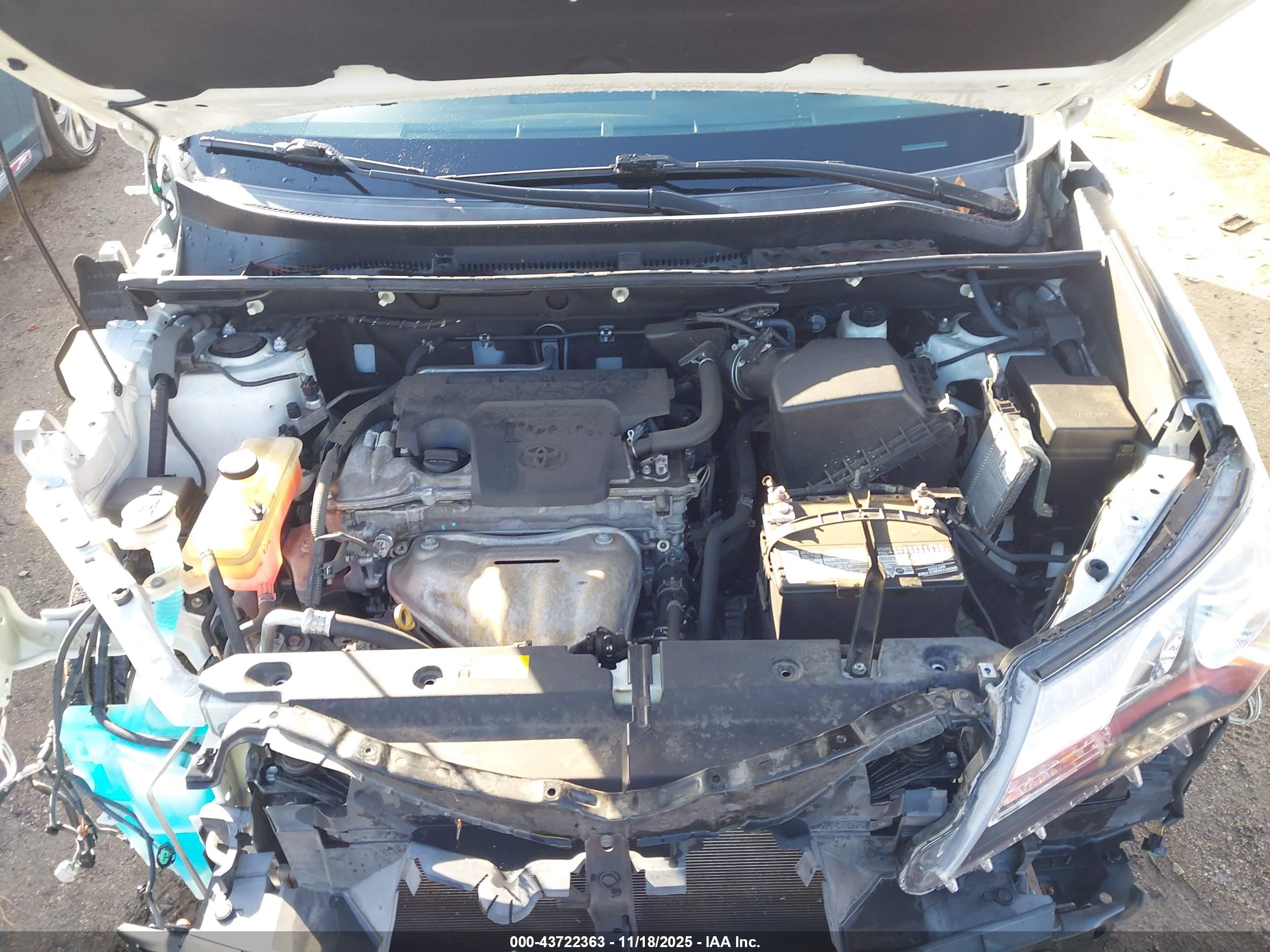 TOYOTA RAV4 image 10
