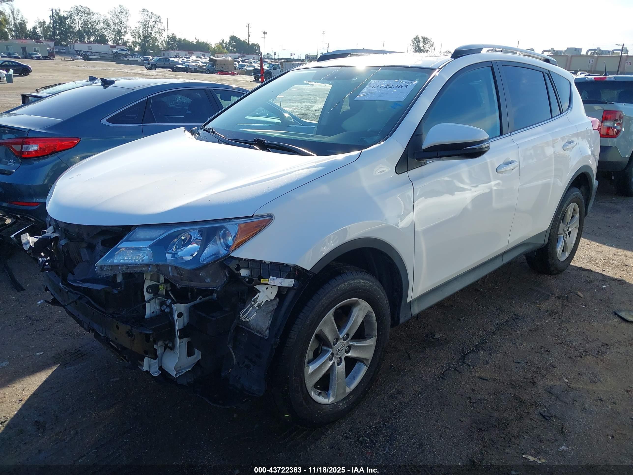 TOYOTA RAV4 image 2