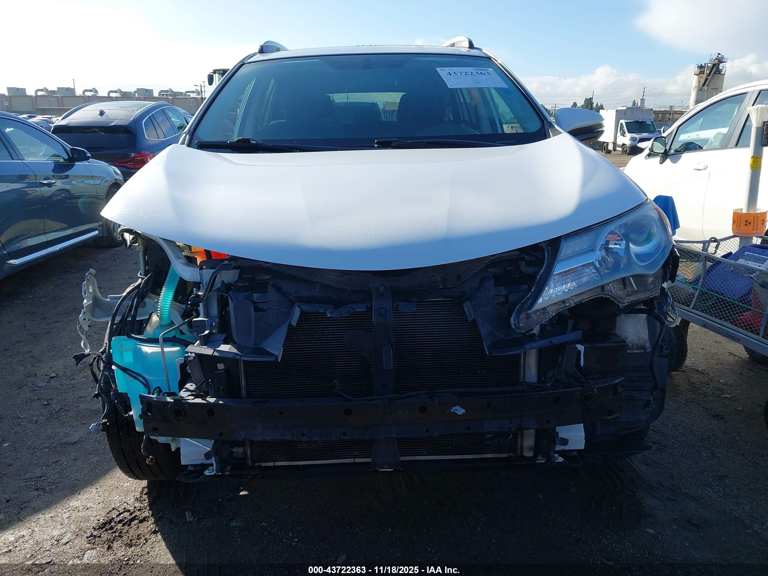 TOYOTA RAV4 image 6