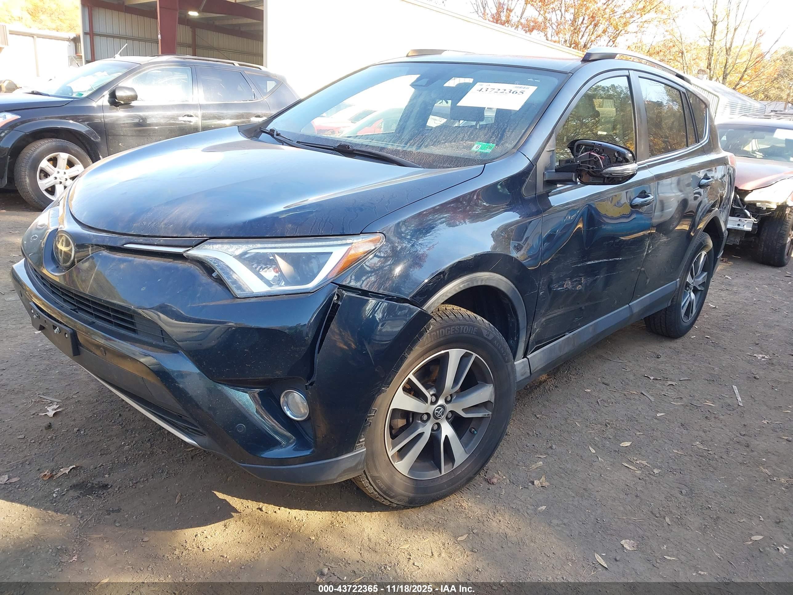 TOYOTA RAV4 image 2