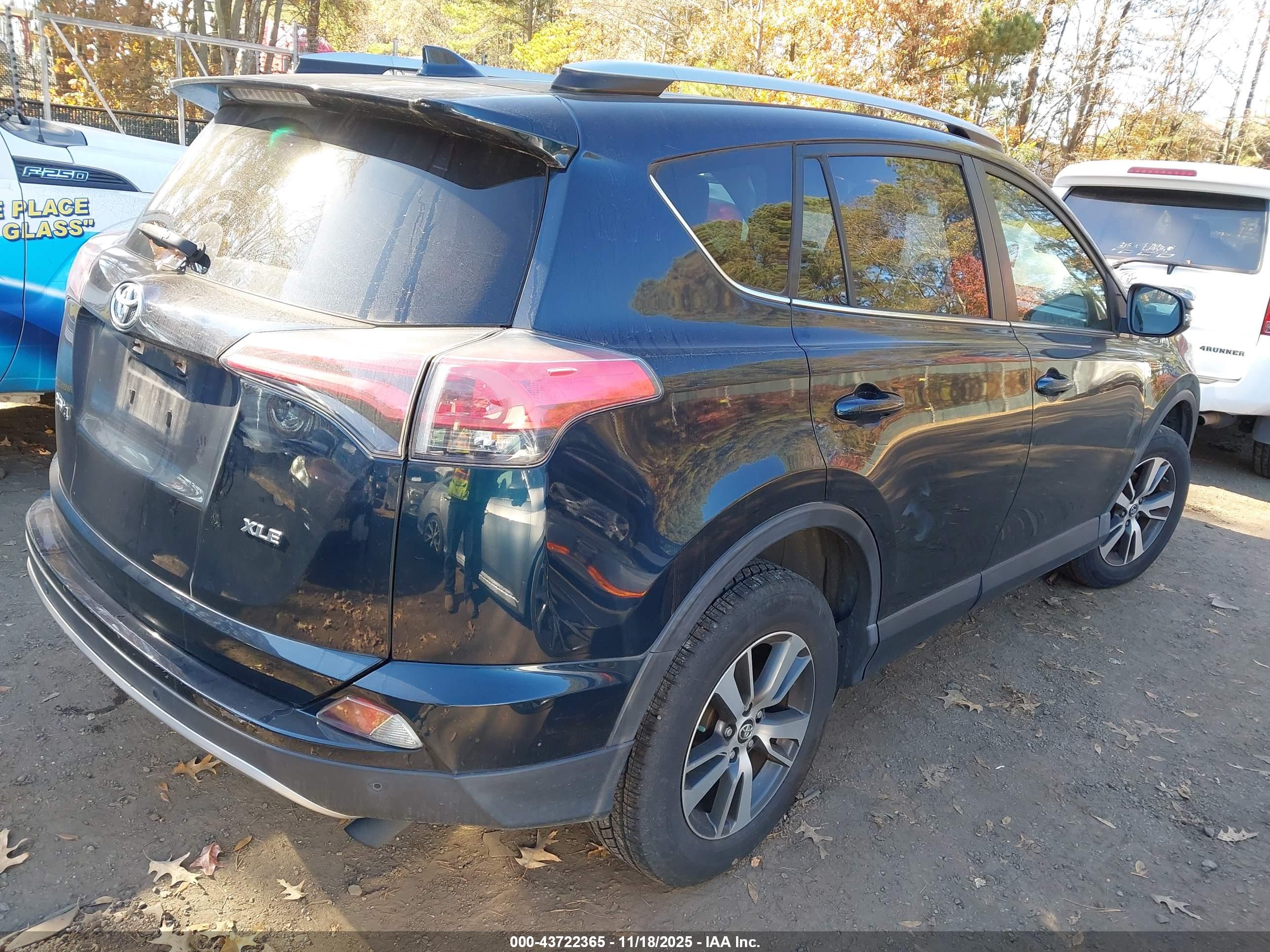 TOYOTA RAV4 image 4