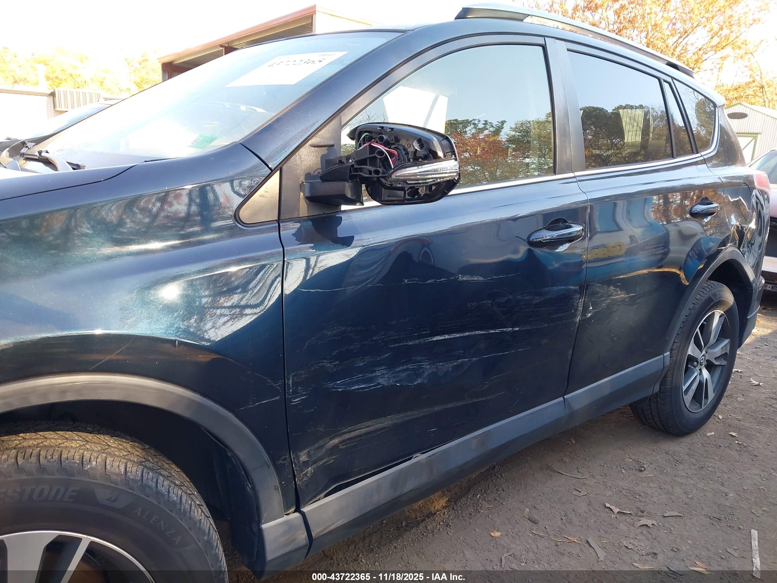 TOYOTA RAV4 image 6