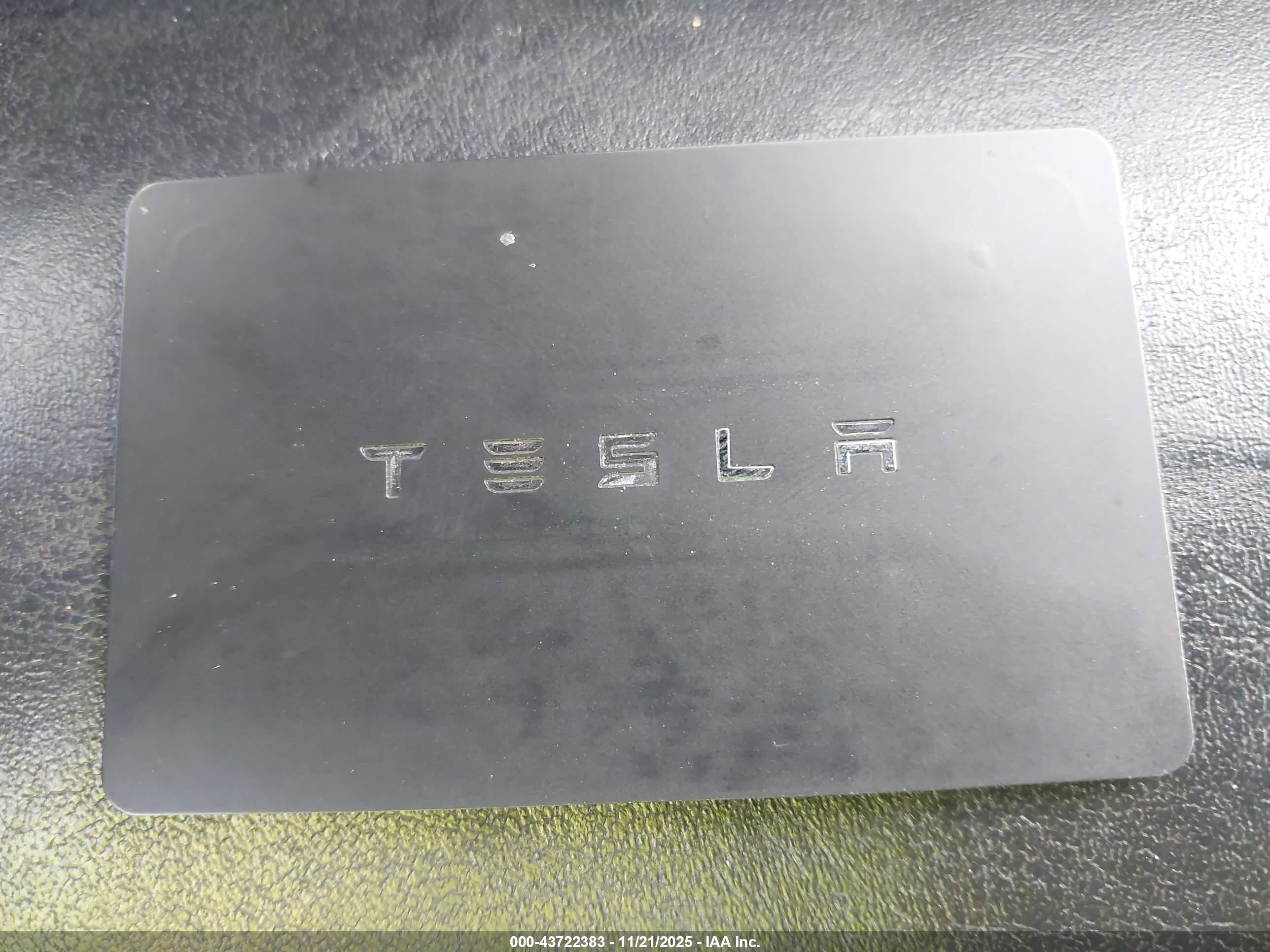 TESLA MODEL image 11