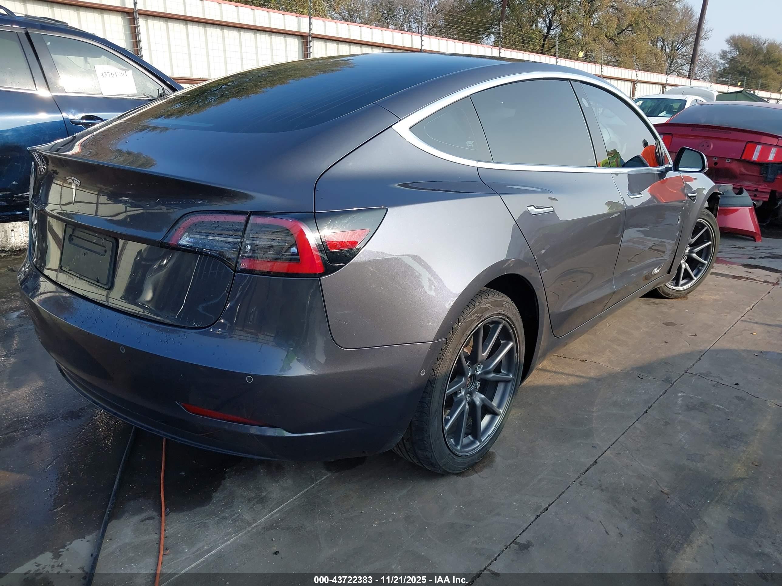 TESLA MODEL image 4